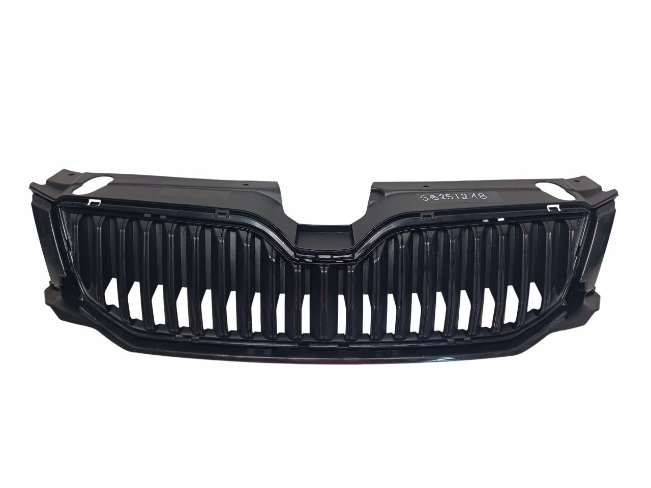 SKODA OCTAVIA 3 III 12- GRILL GRIL ATRAPA