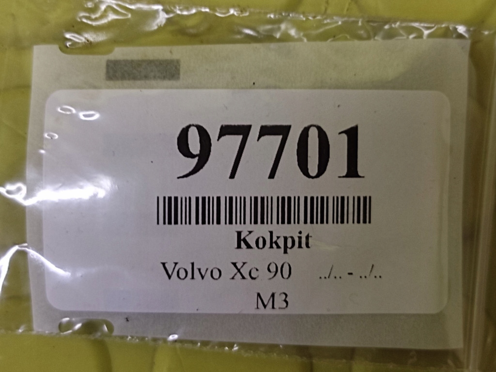 VOLVO XC90 cockpit dashboard instrument panel