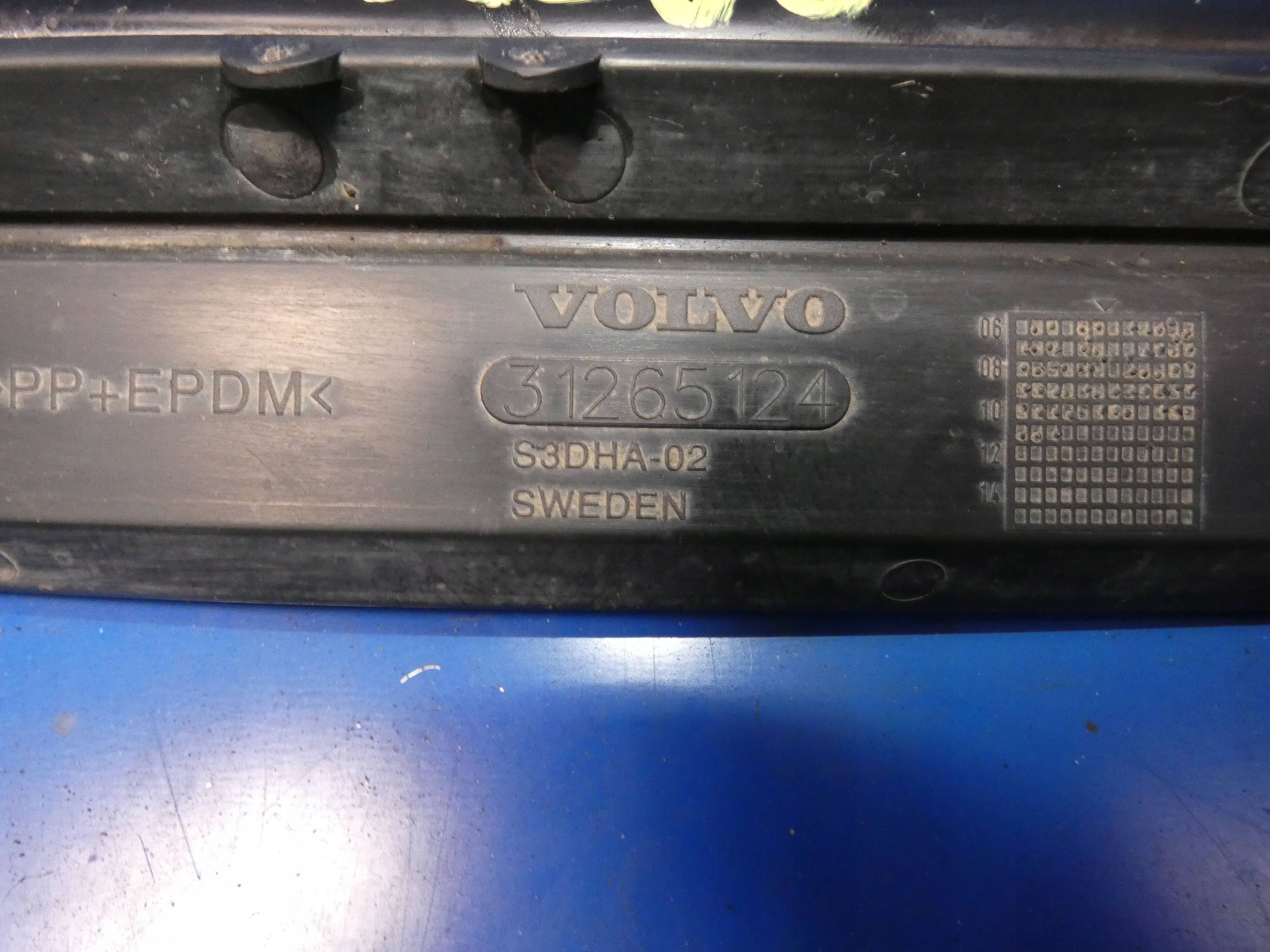 VOLVO XC60 et Traverse inférieure support radiateur Support plaque Radiateur Avant