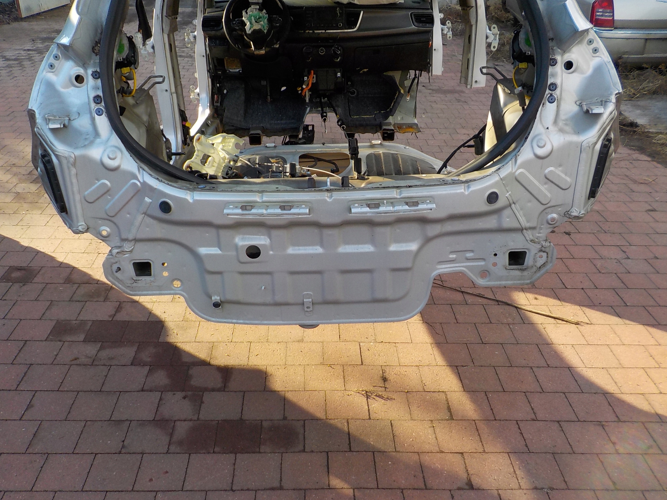 KIA RIO IV 22r LIFT PAS TYLNY Z KOSZEM WANNA 4SS