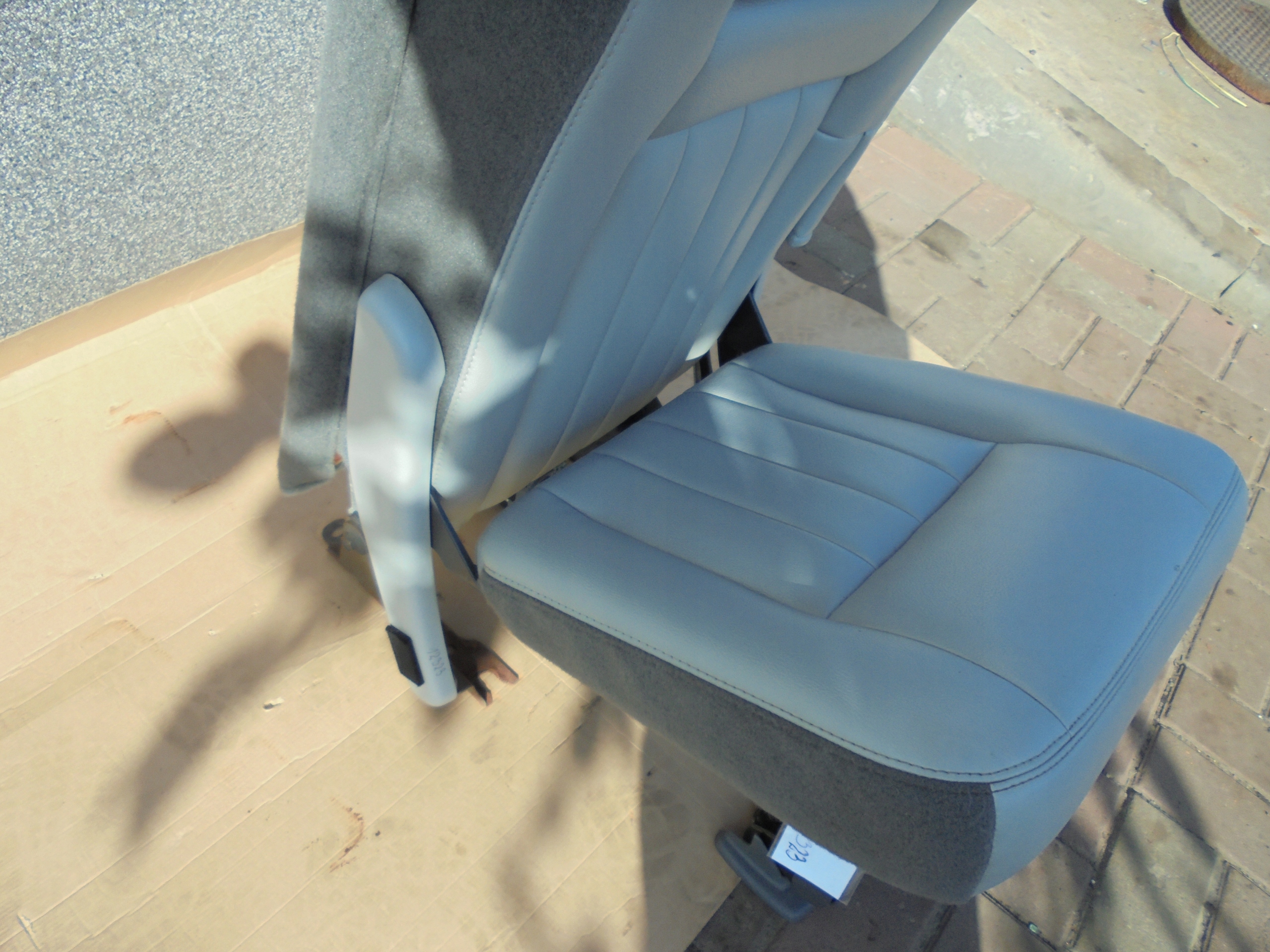 кресло задний правый 3 LINCOLN NAVIGATOR 2004