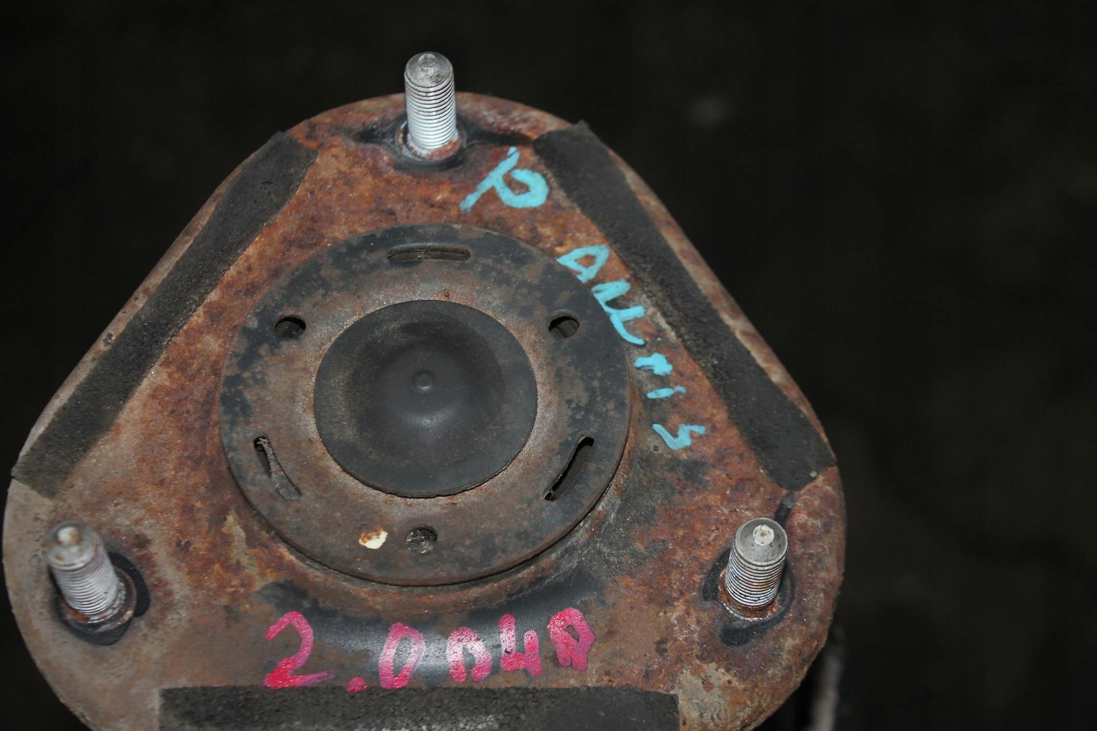 McPherson swing right front TOYOTA AURIS 2.0D