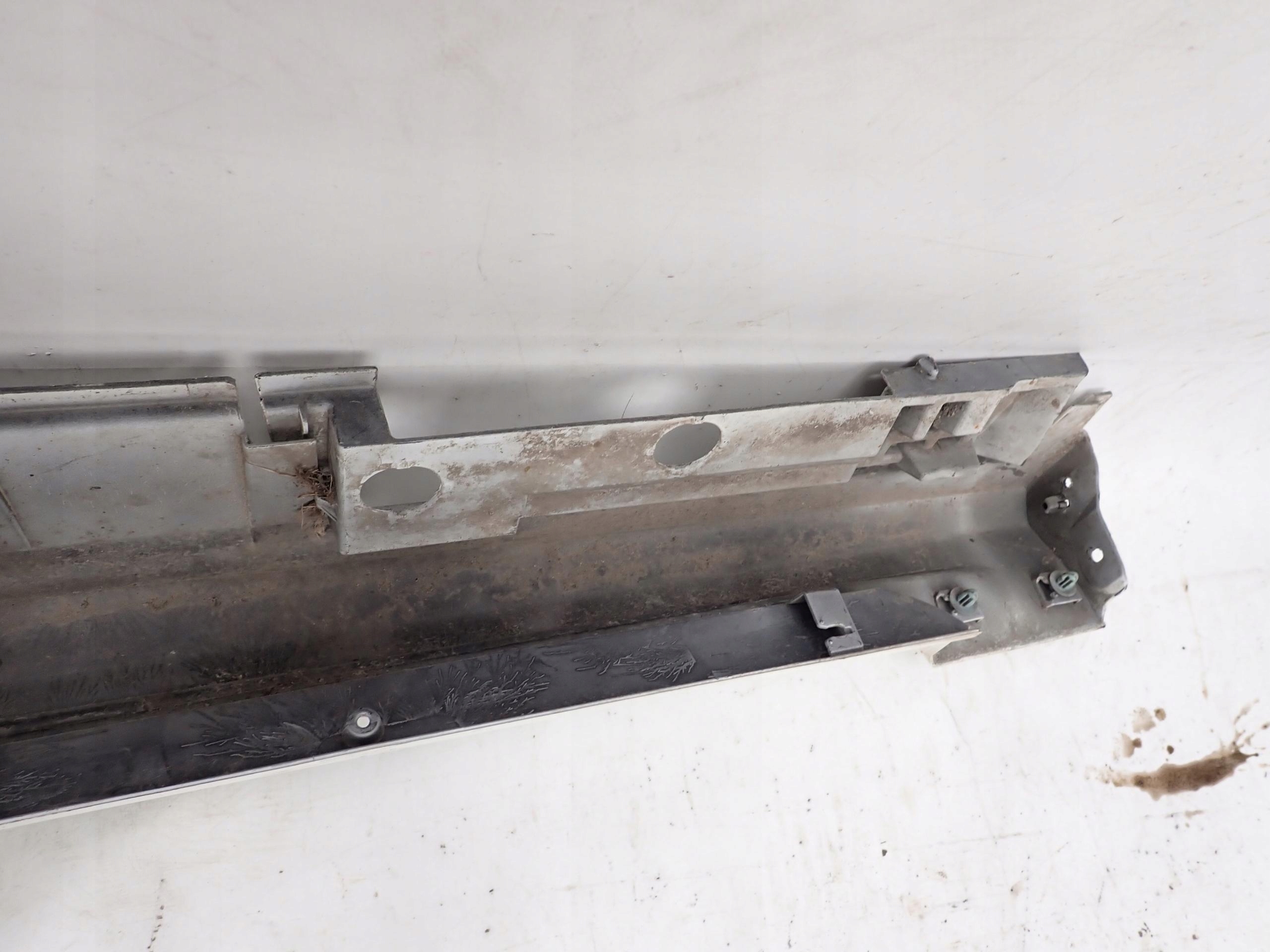 TOYOTA COROLLA E21 19- threshold right moulding threshold