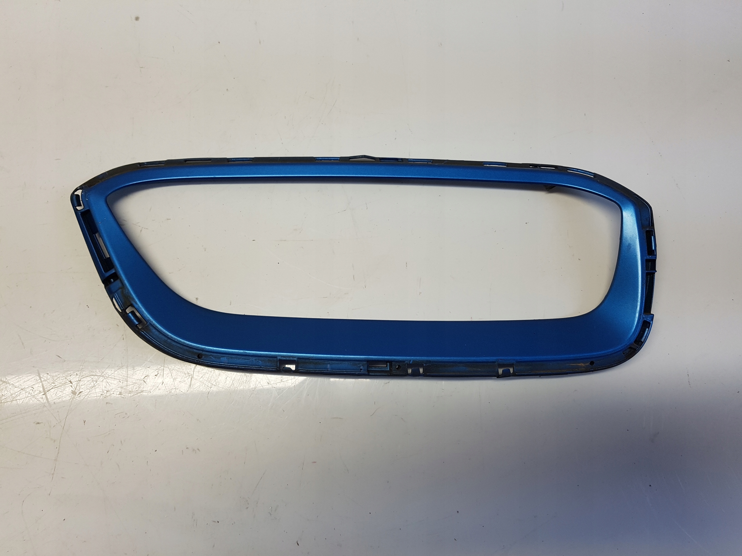 BMW I3 RÁM nárazníku ledvinka pravá 7375884
