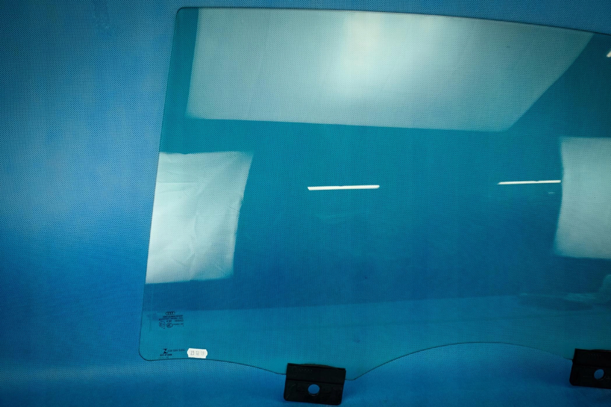 window rear door left Audi A8 4H Long 4H4845025G