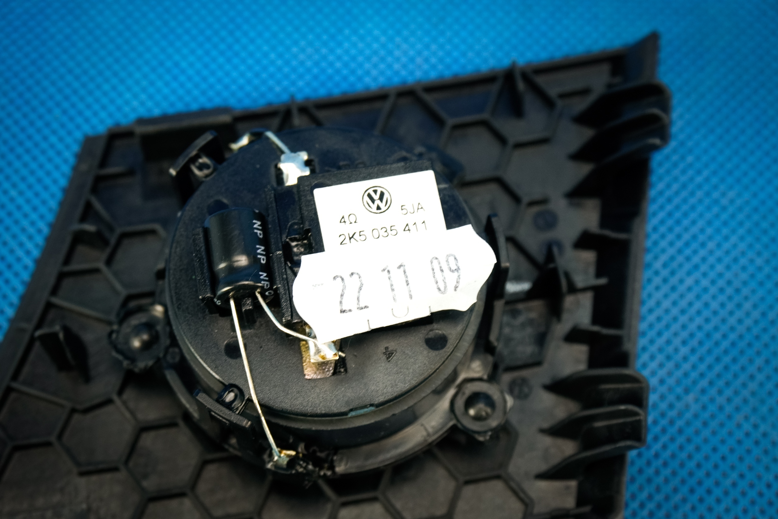 kryt repráku reprák VW Caddy 2K5857209A 82V