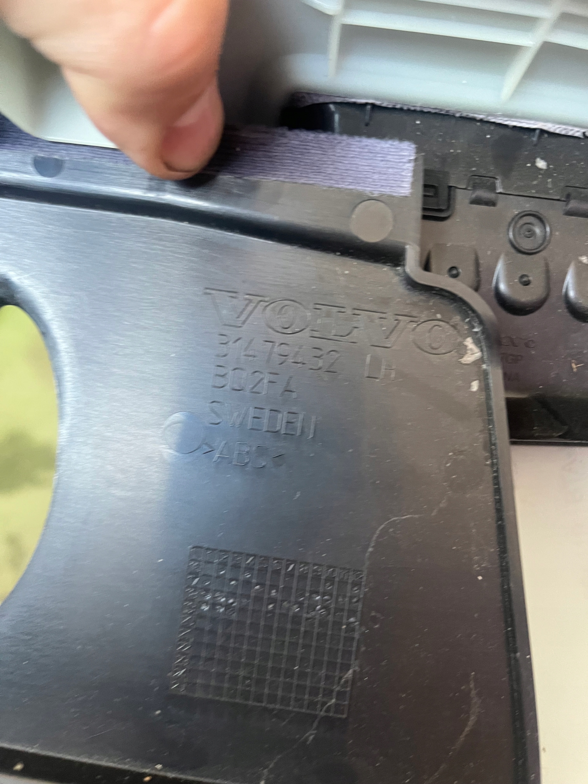 Xc60 II 17- OSŁONA SŁUPKA 31479432 LEWA Producent części Volvo OE