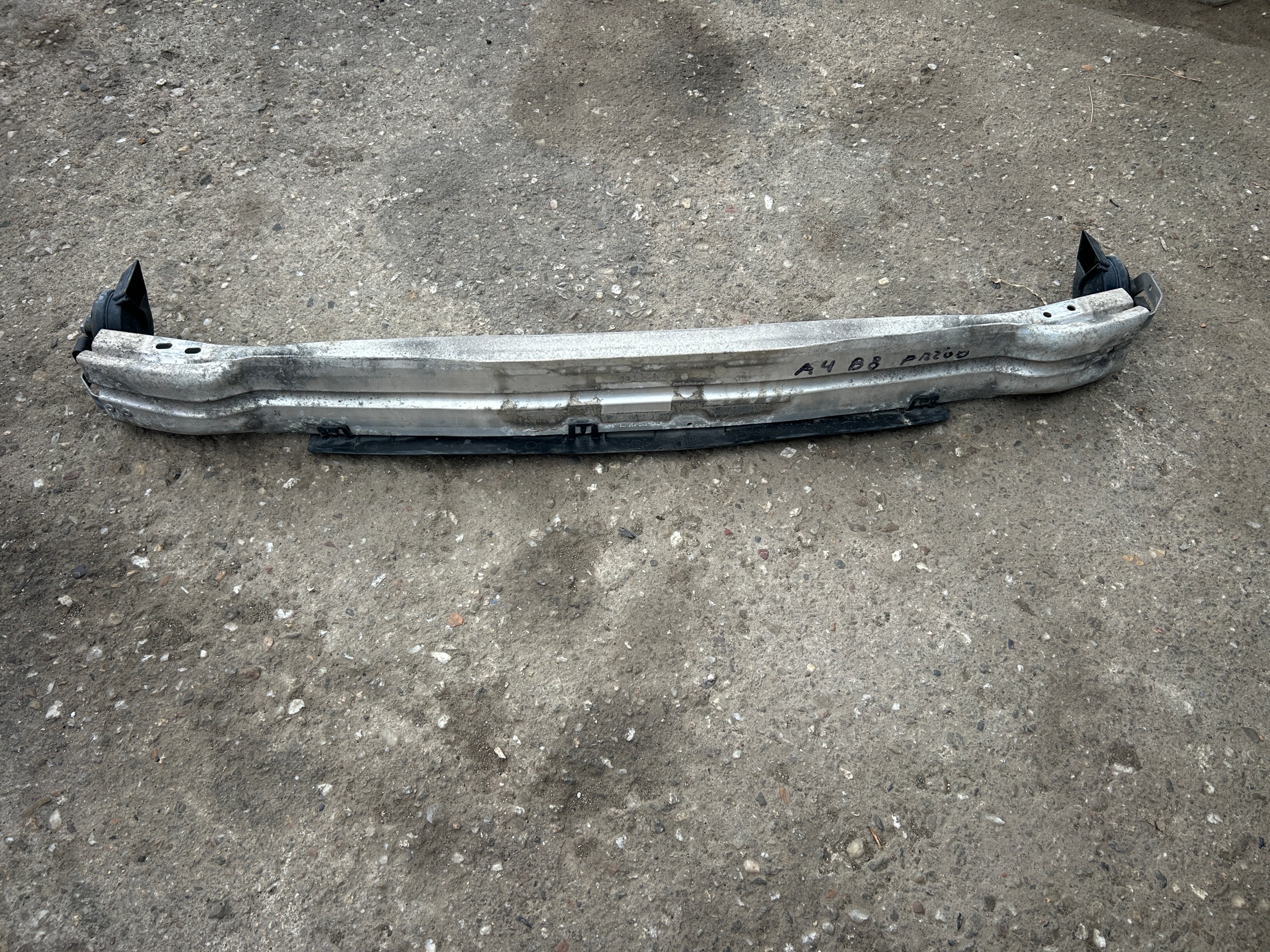 AUDI A4 B8 bumper support pillar front 8K0807113B