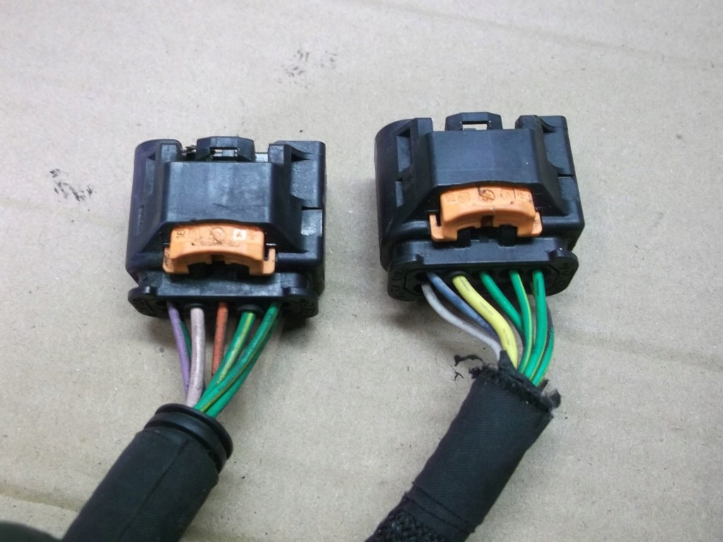 CITROEN C4 PICASSO II WTYCZKA LAMPY PRZOD Producent czesci Citroen OE