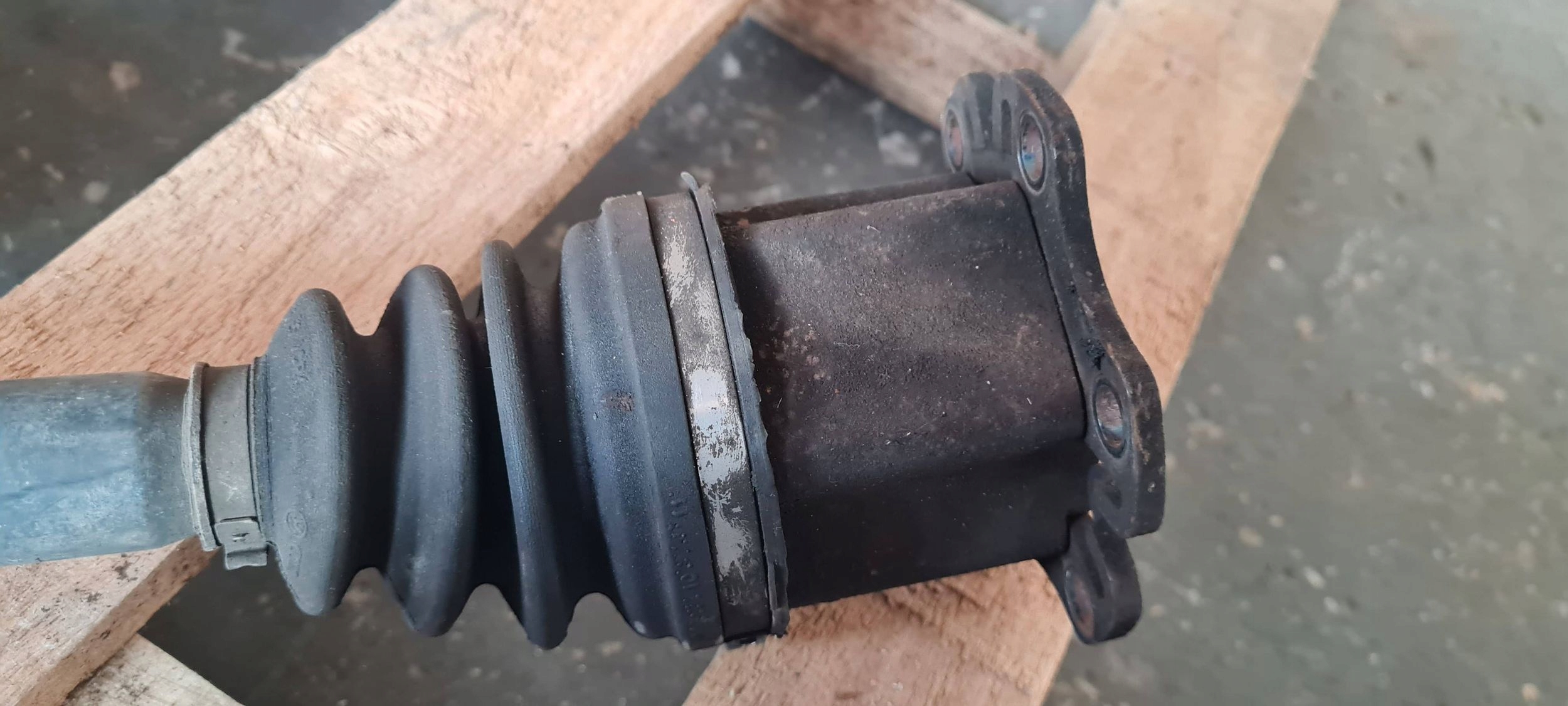 A6 C6 LIFT semi-axis semi-axis right right front MANUAL 2.0 TDI 4F0407272G