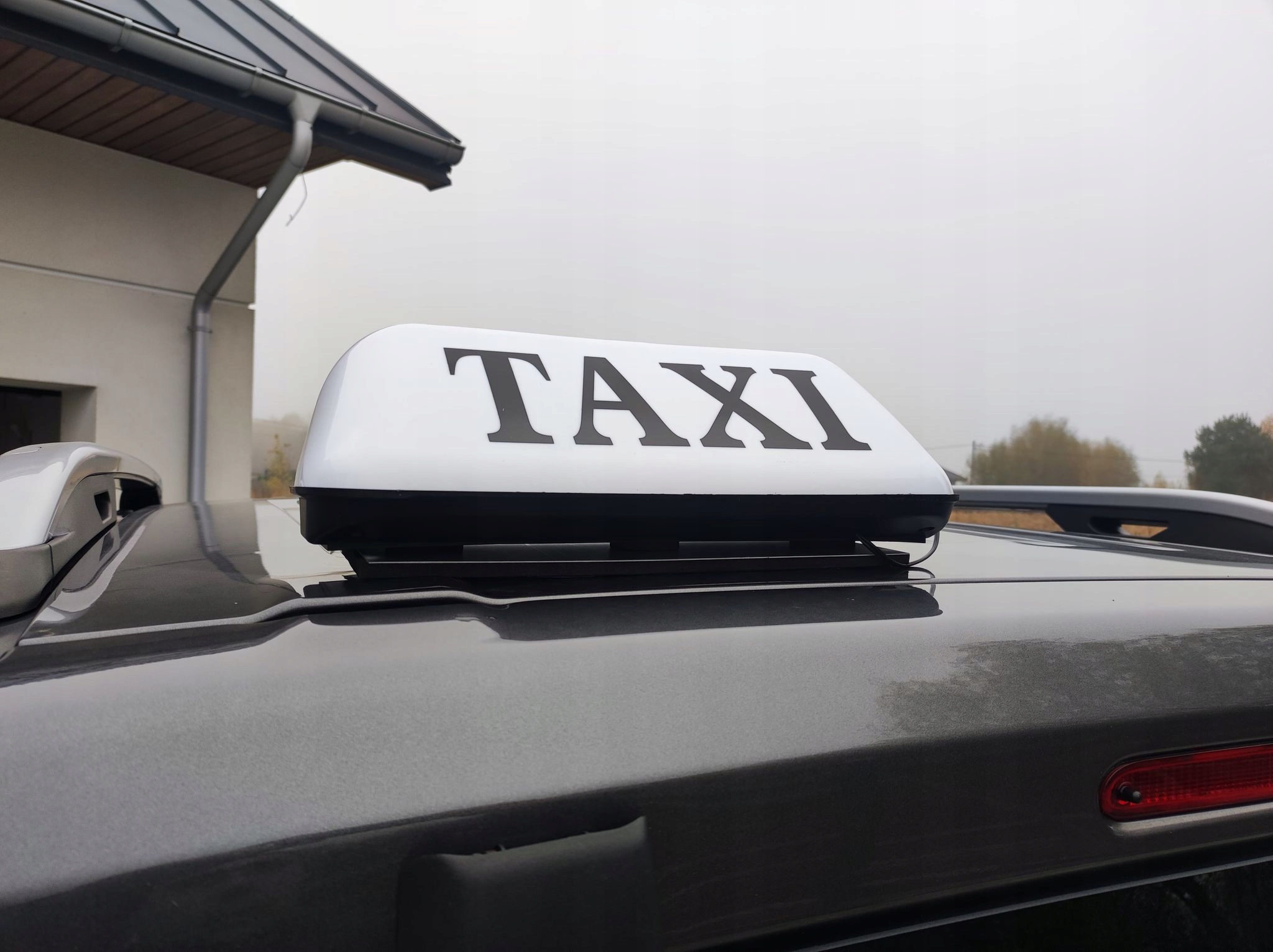 BEZPRZEWODOWA LAMPA KOGUT TAXI LED NA PILOTA MEGA Informacje dodatkowe żarówki w zestawie