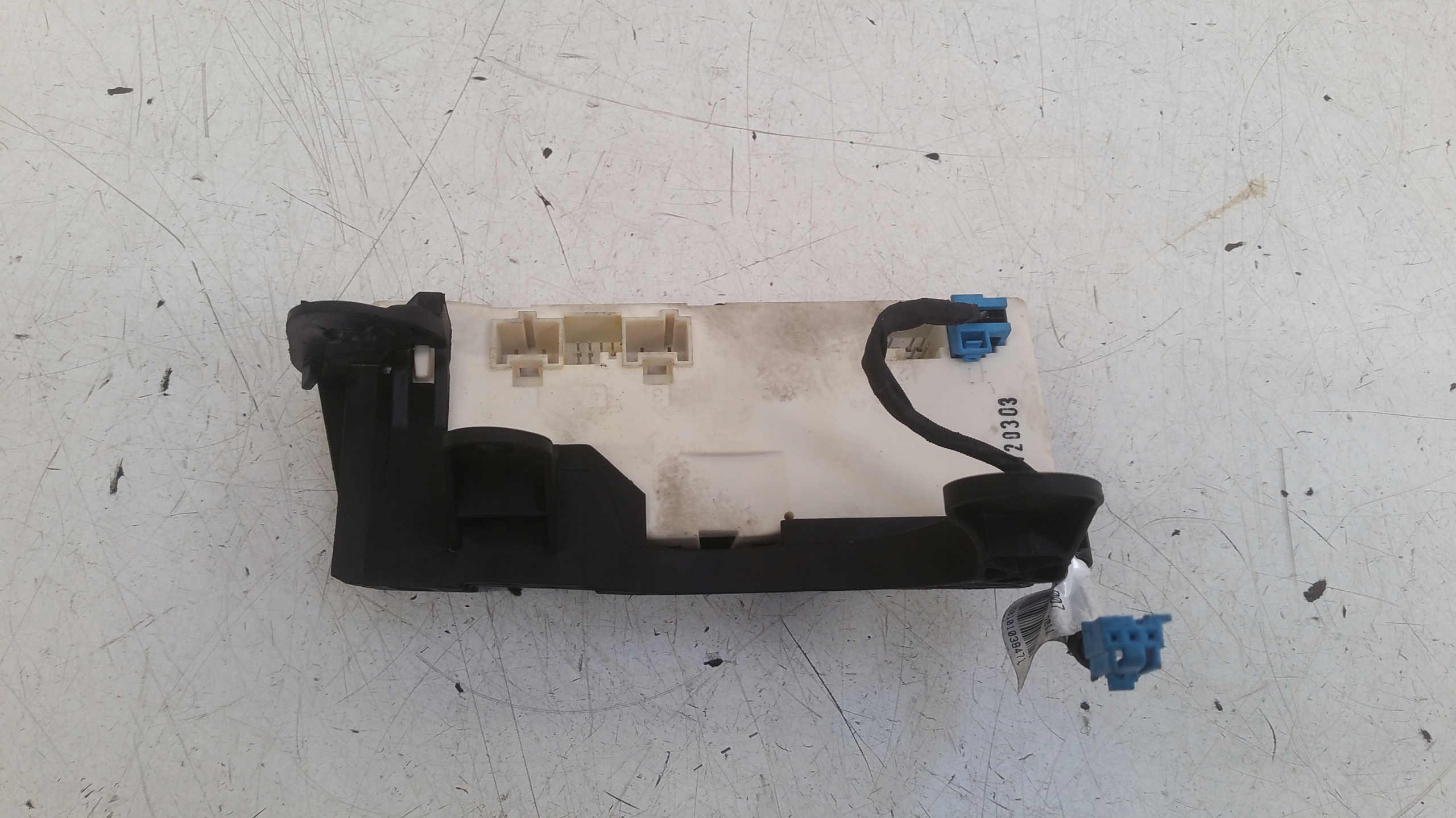 unité de commande électronique uce du capot 2129004203 Mercedes W212
