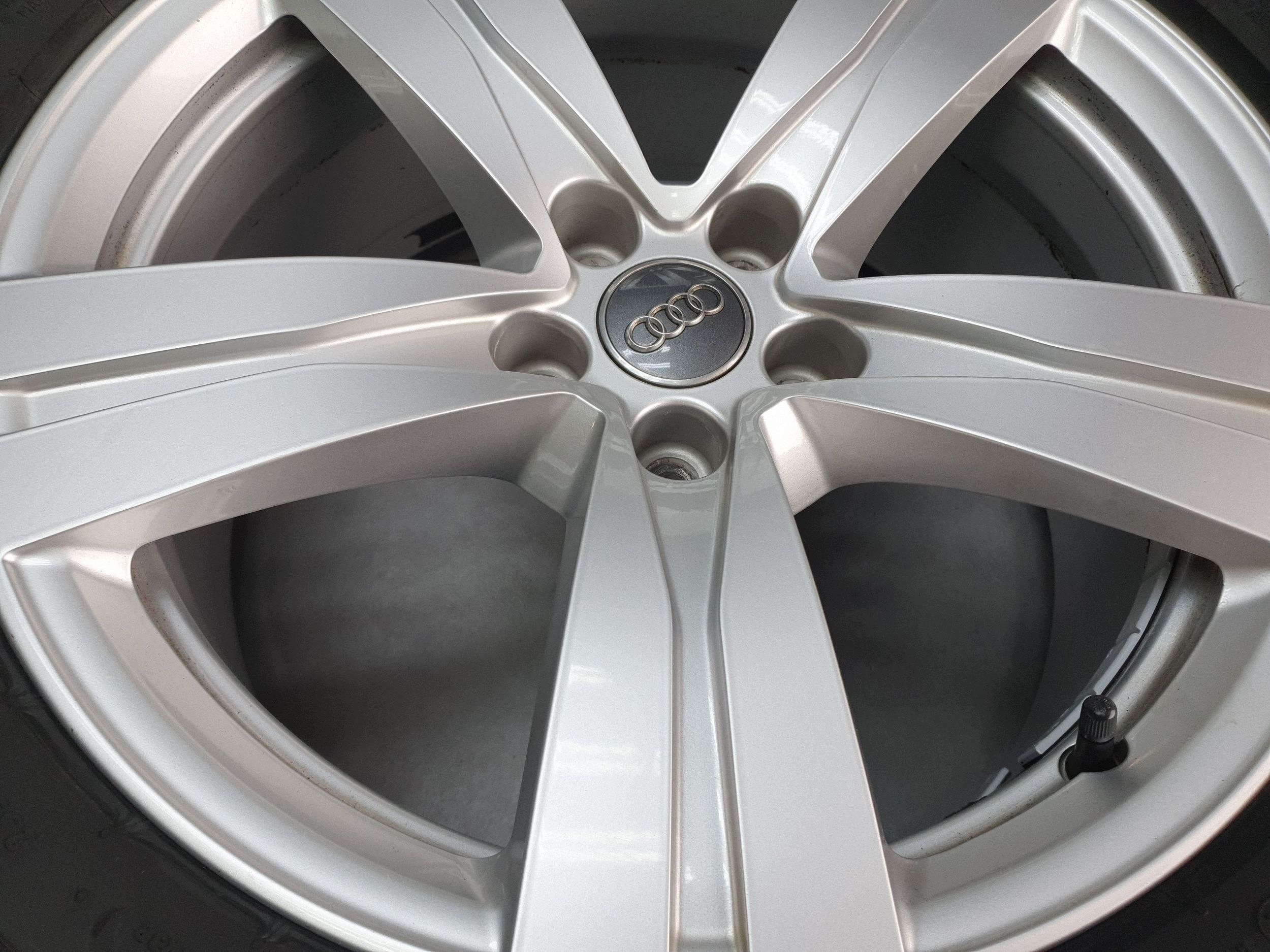 Audi Q7 4M disc wheels winter 18 255/60 continental et25 4M0601025A