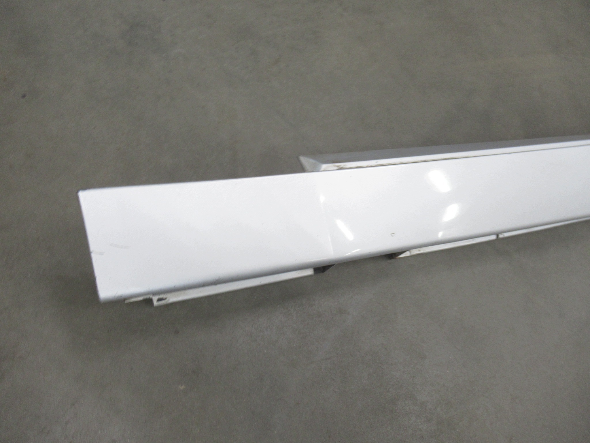 moulding threshold left BMW e60 e61 sedan KOMBI 354 Titansilber