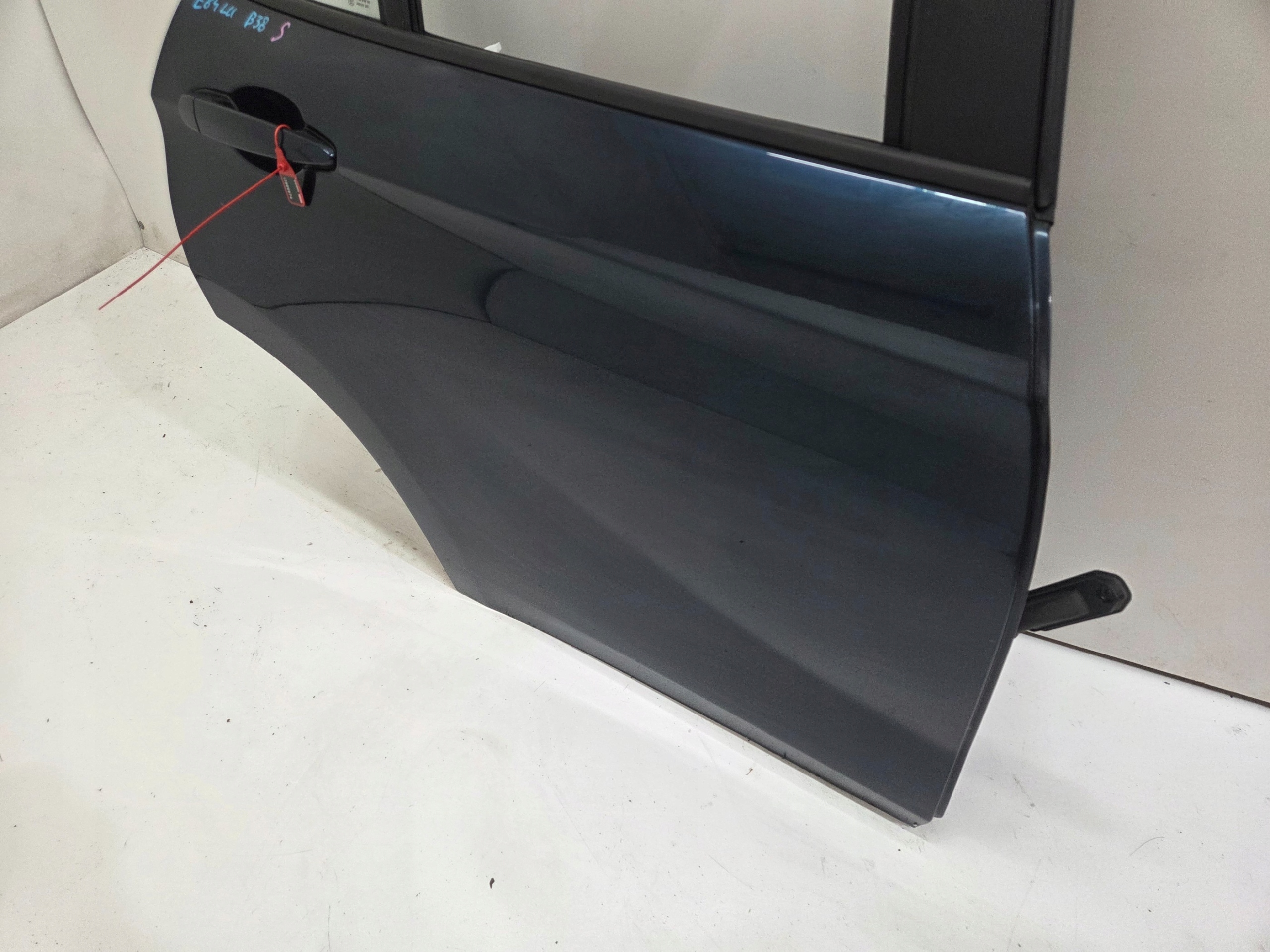 door right rear. BMW X1 E84 B38