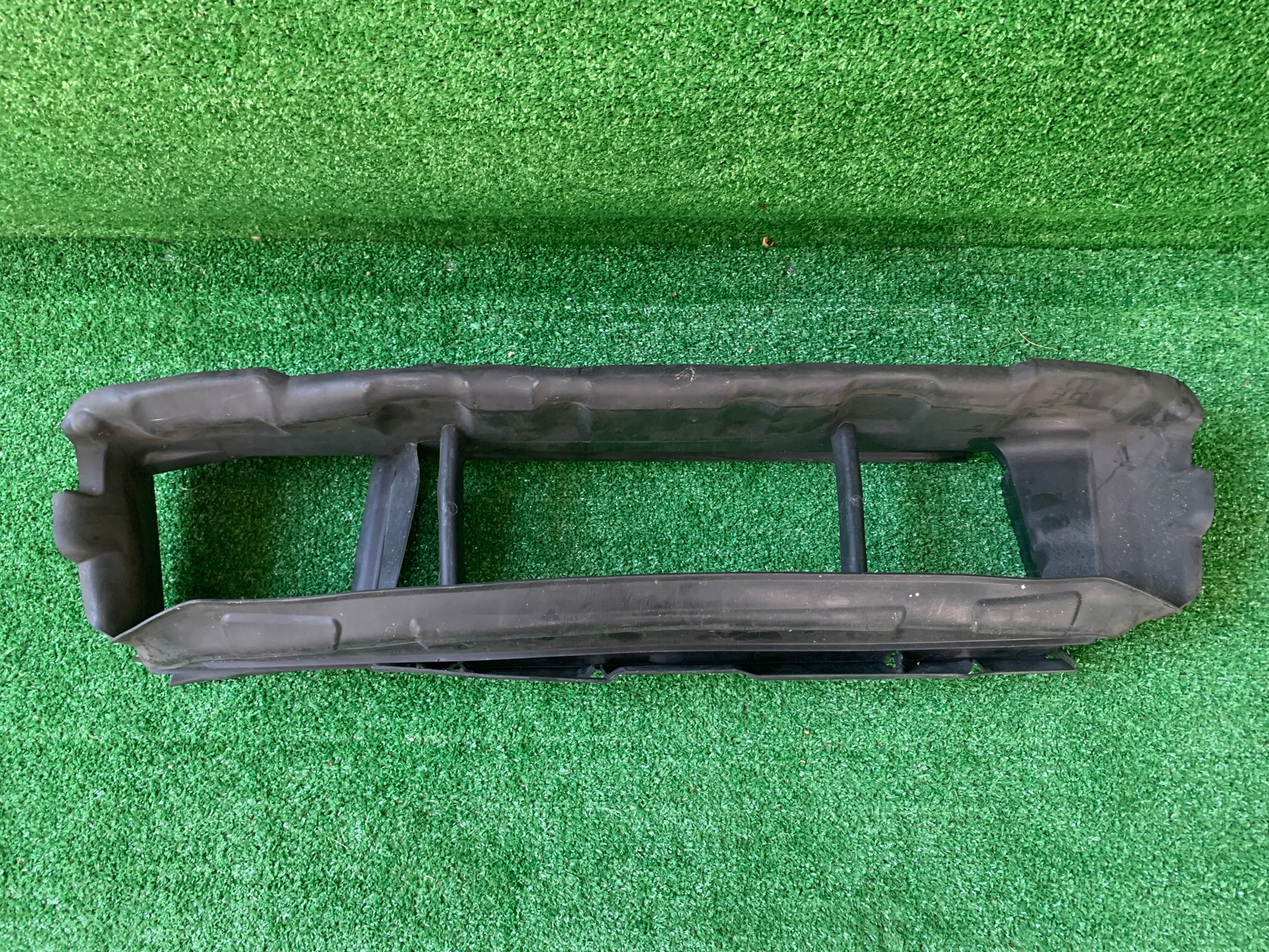 Ford Focus Mk3 lift 14- volant vzduchový přívod
