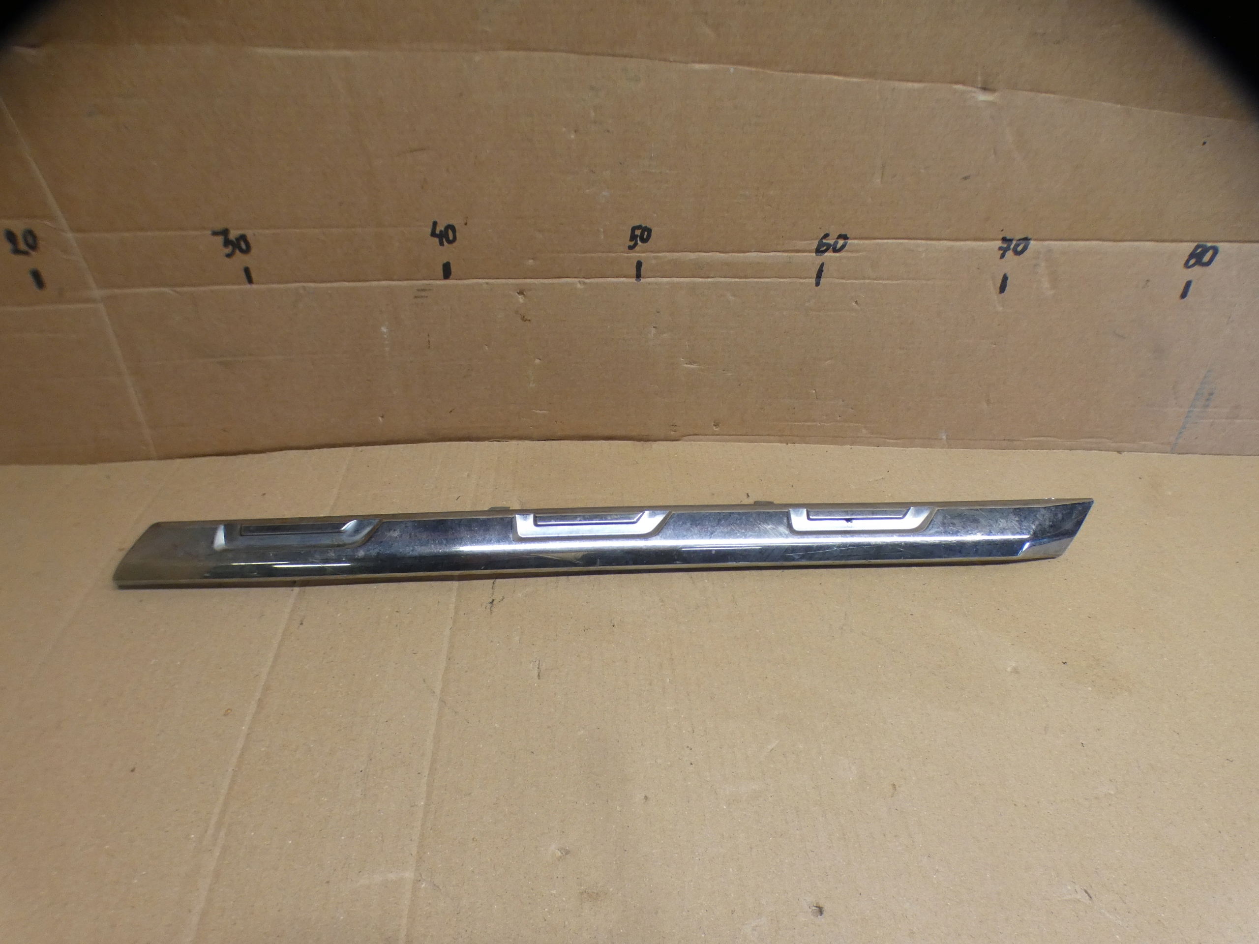 Chrom grilla Renault Trafic IV 623870267R