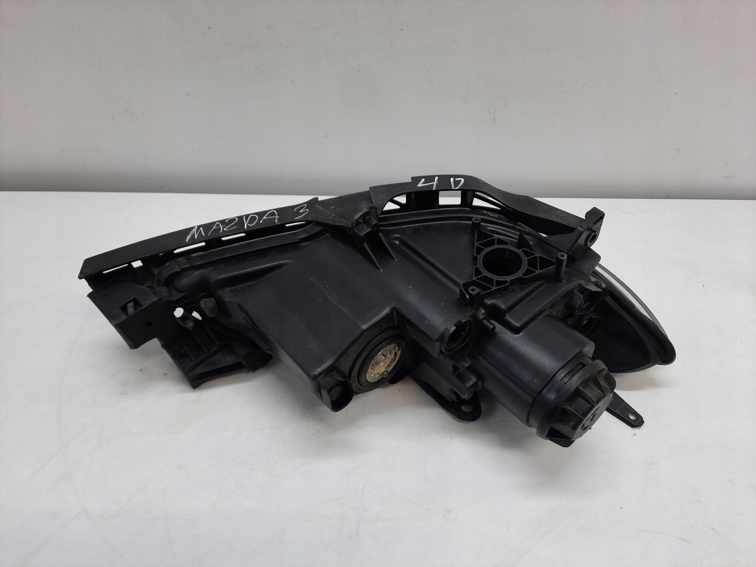 MAZDA 3 III BK 03- sedan XENON light REFLEKTOR left front original EUROPA