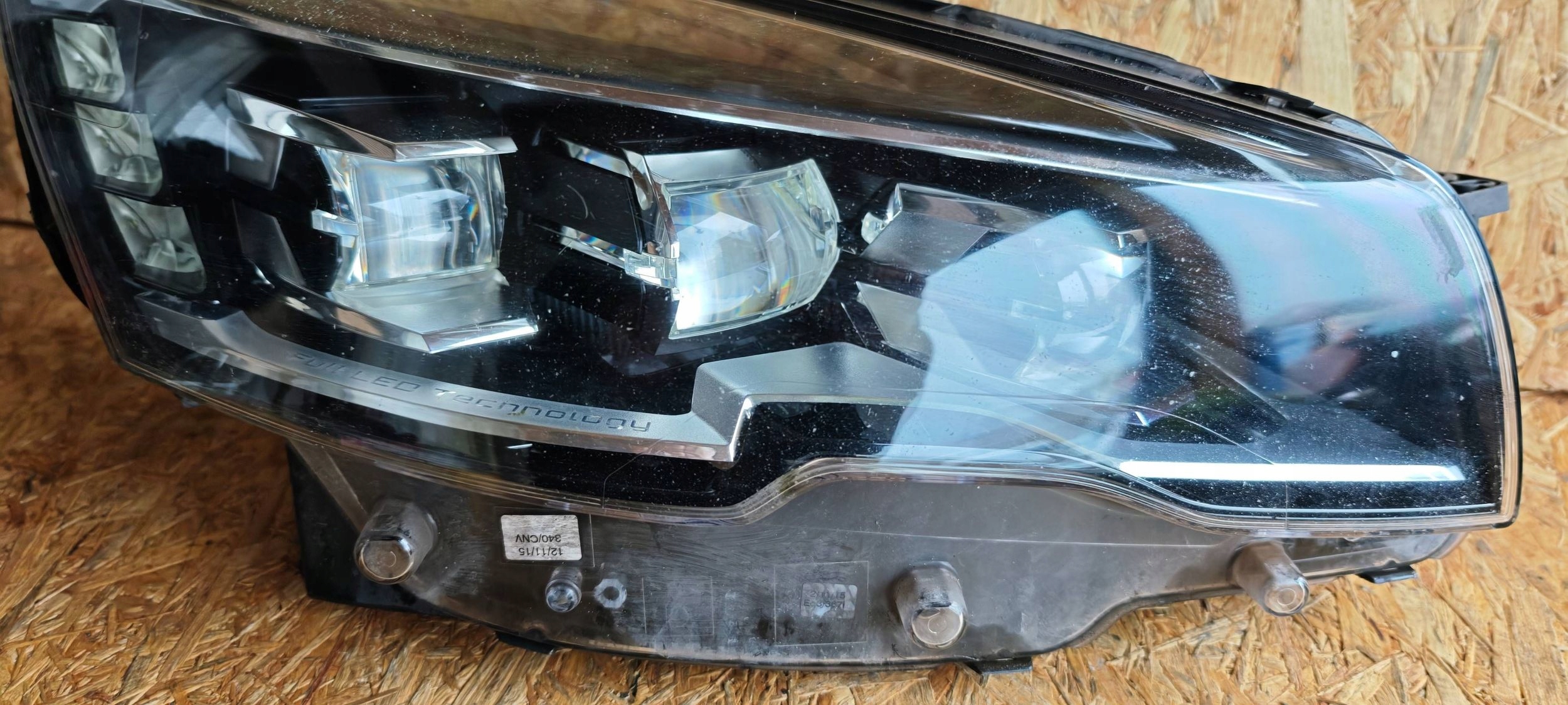 Reflektor front side right Peugeot 508 9807241680
