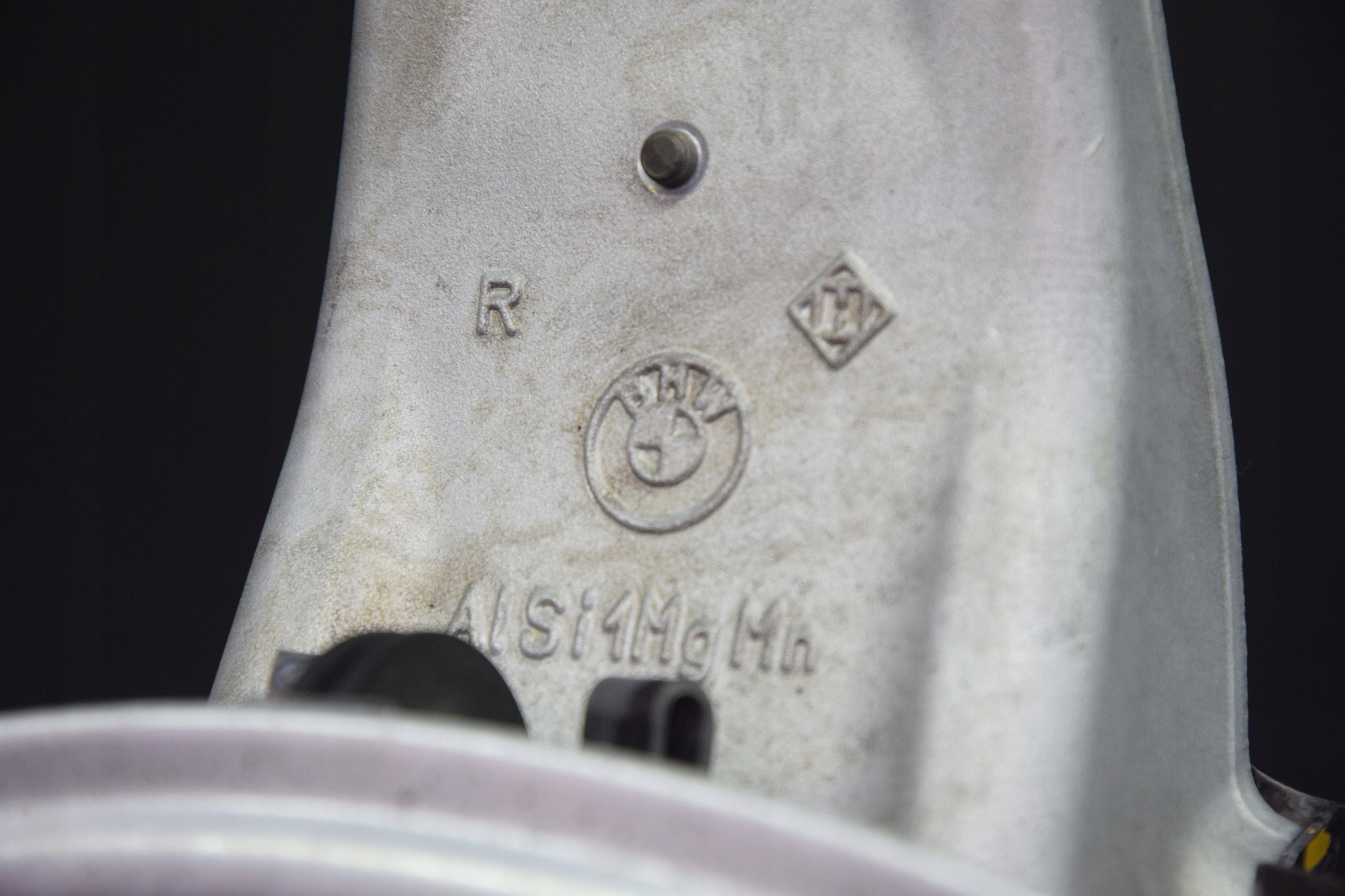 swing right arm BMW 8 G14 G15 G16