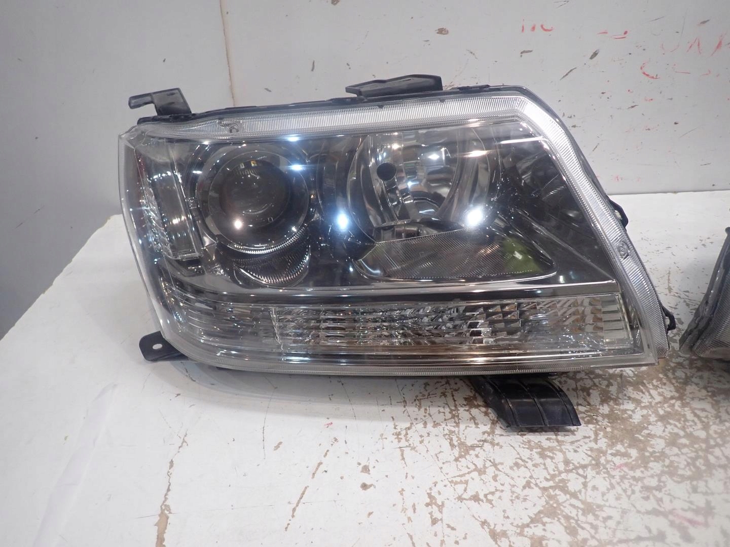 light front right SUZUKI VITARA II 2005-2012