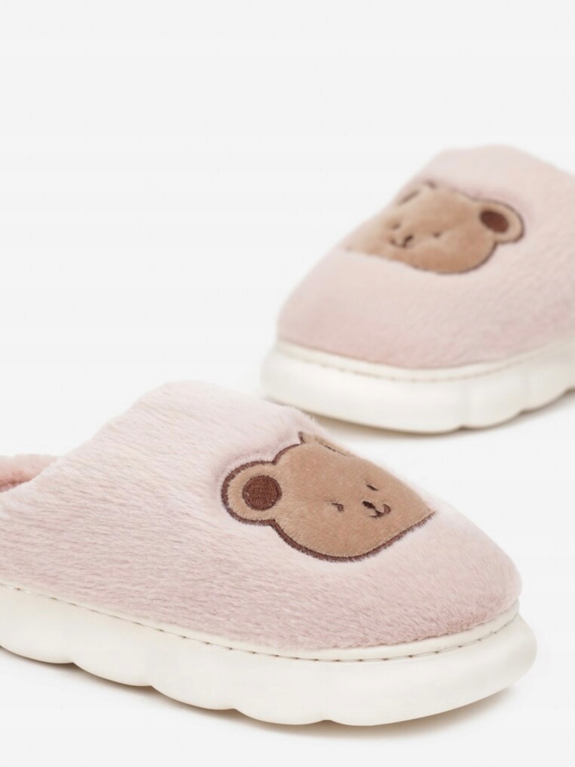 RÓŻOWE FUTRZANE KAPCIE Z MISIEM MIĘKKIE I PUSZYSTE 36-37 Kod producenta 2401