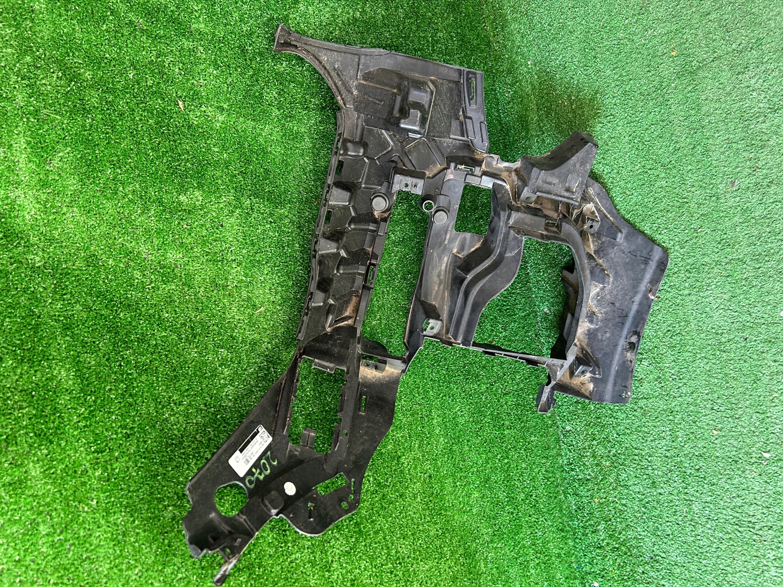 BMW X5 G05 bumper bracket front 8069227
