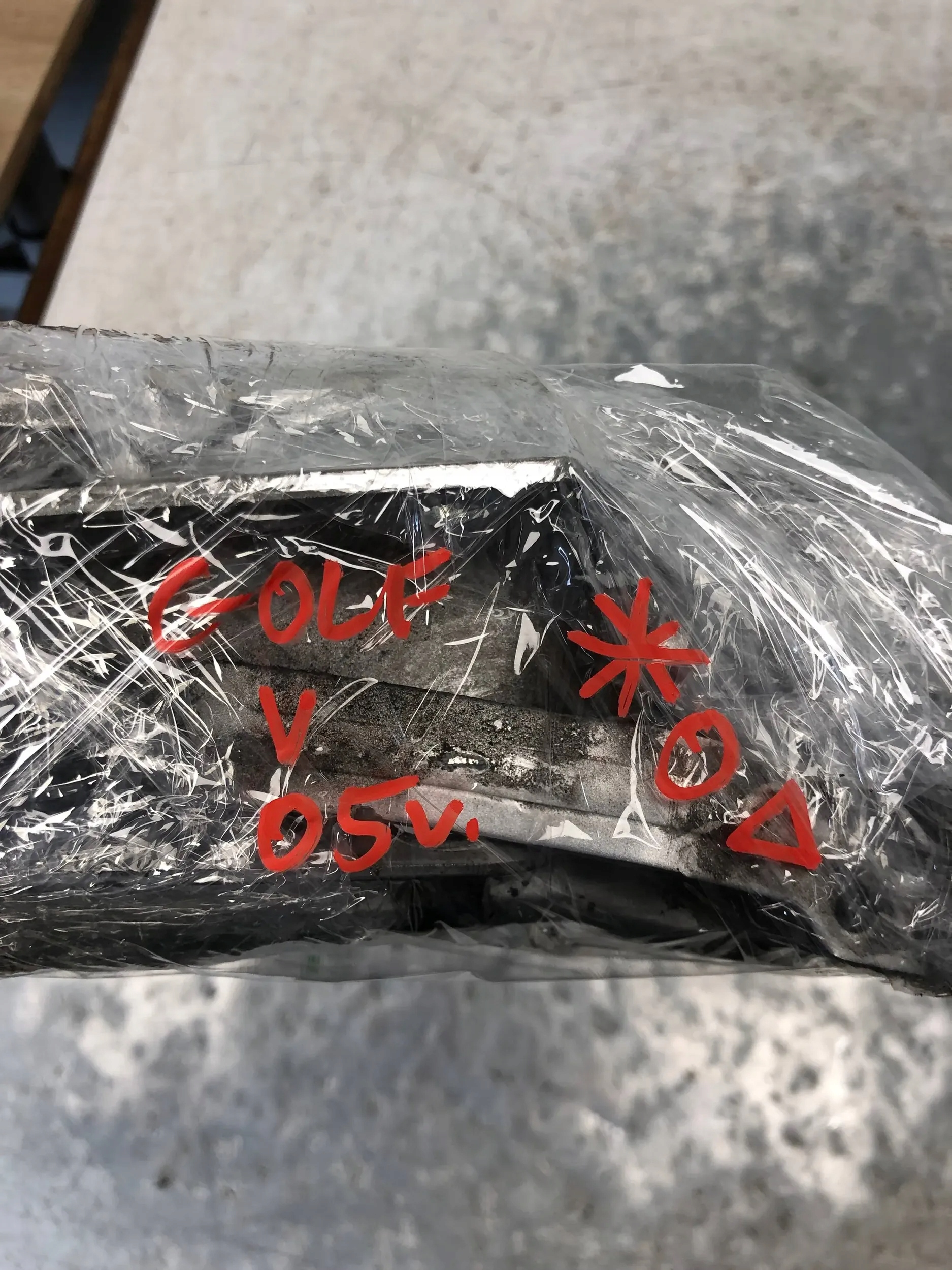 Cerniere cofano VW GOLF V 1K0823301C 1K0823302C