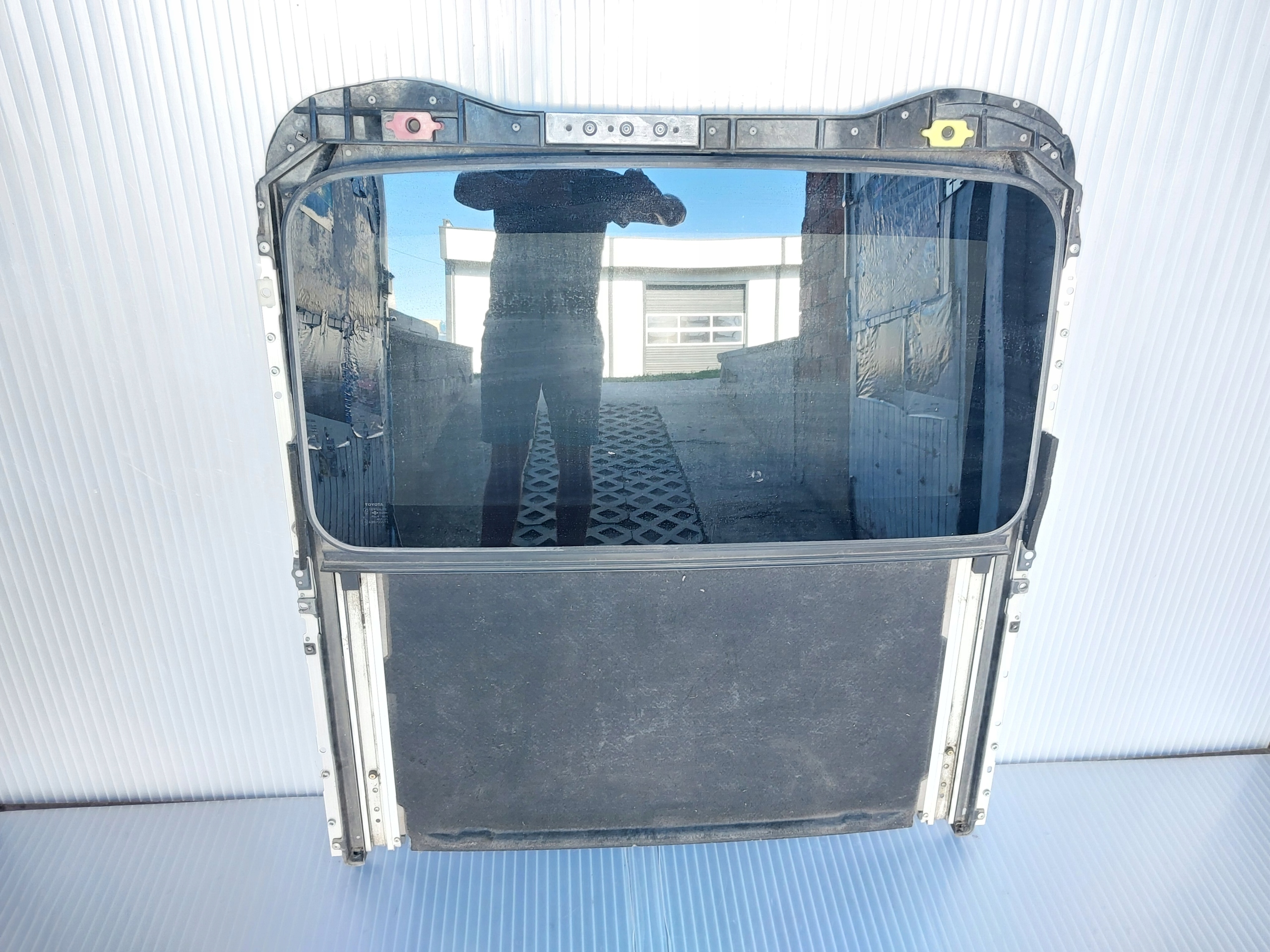 LEXUS IS200 szyberdach 8823399115 OE