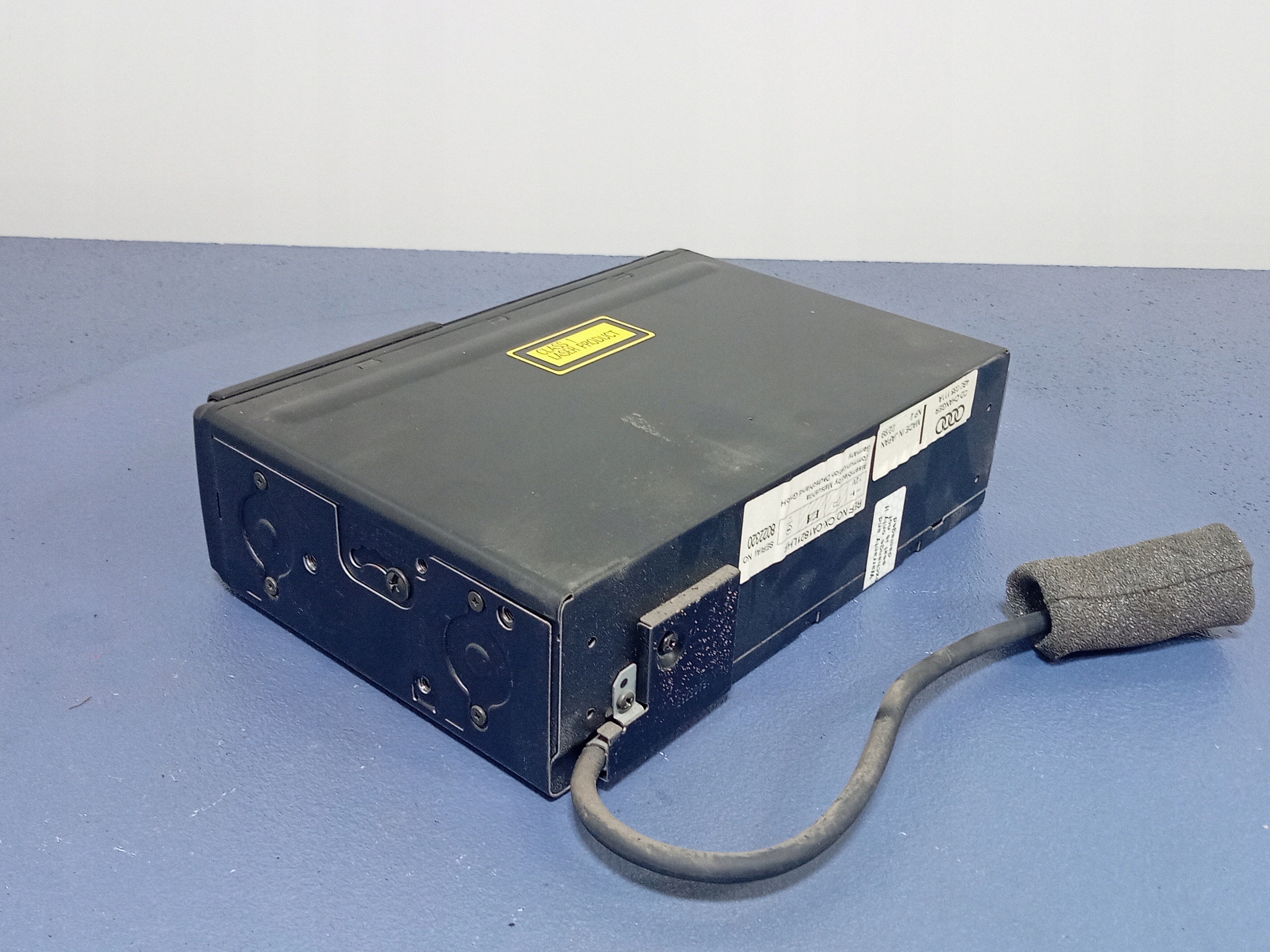 AUDI A6 C5 ZMIENIARKA CD 6 PŁYT 4B0035111A Producent części Audi OE