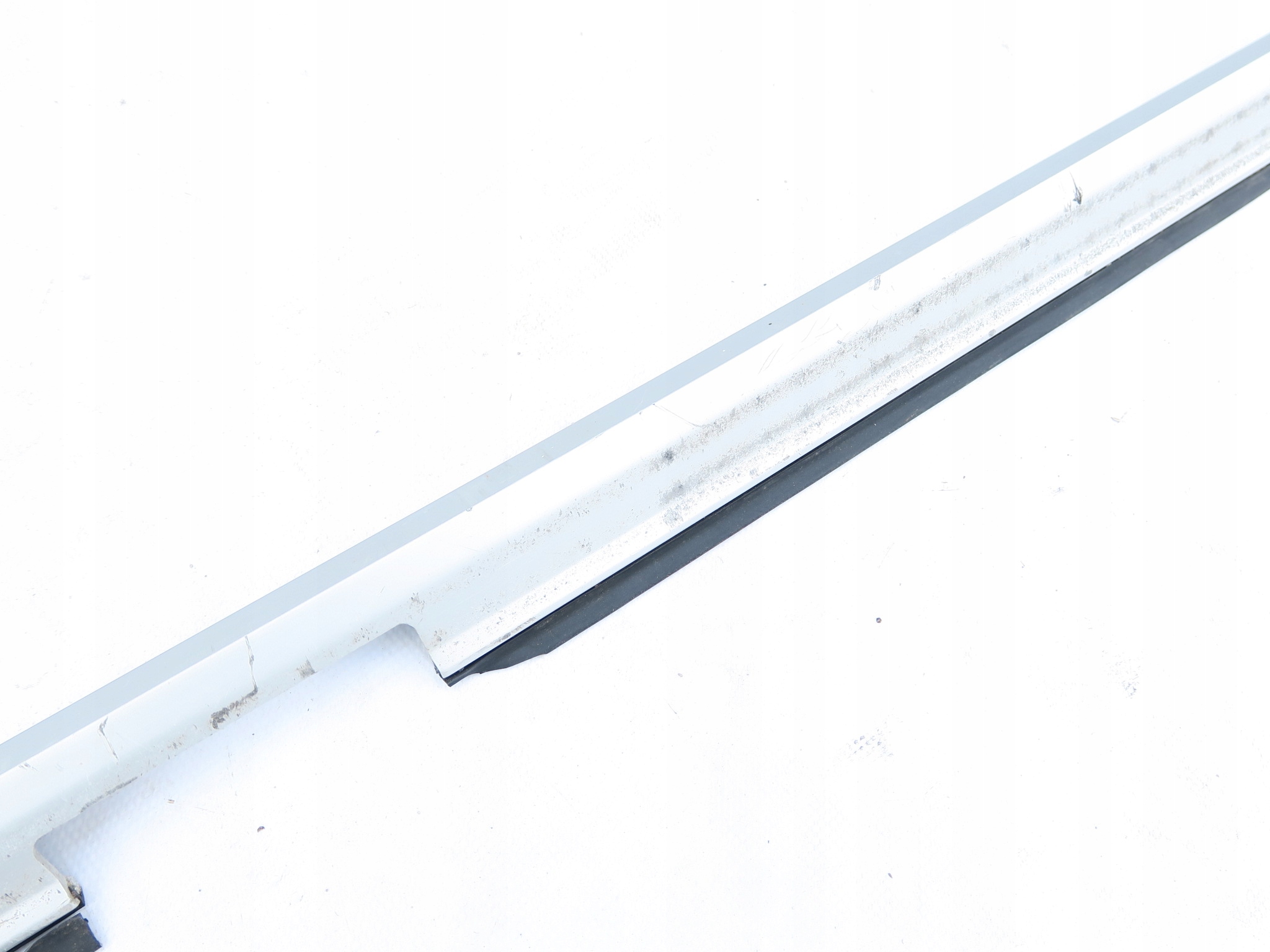 LISTWA PODLOGI SZYNA ALUMINIUM VW T5 MULTIVAN Part number 7H5883084C