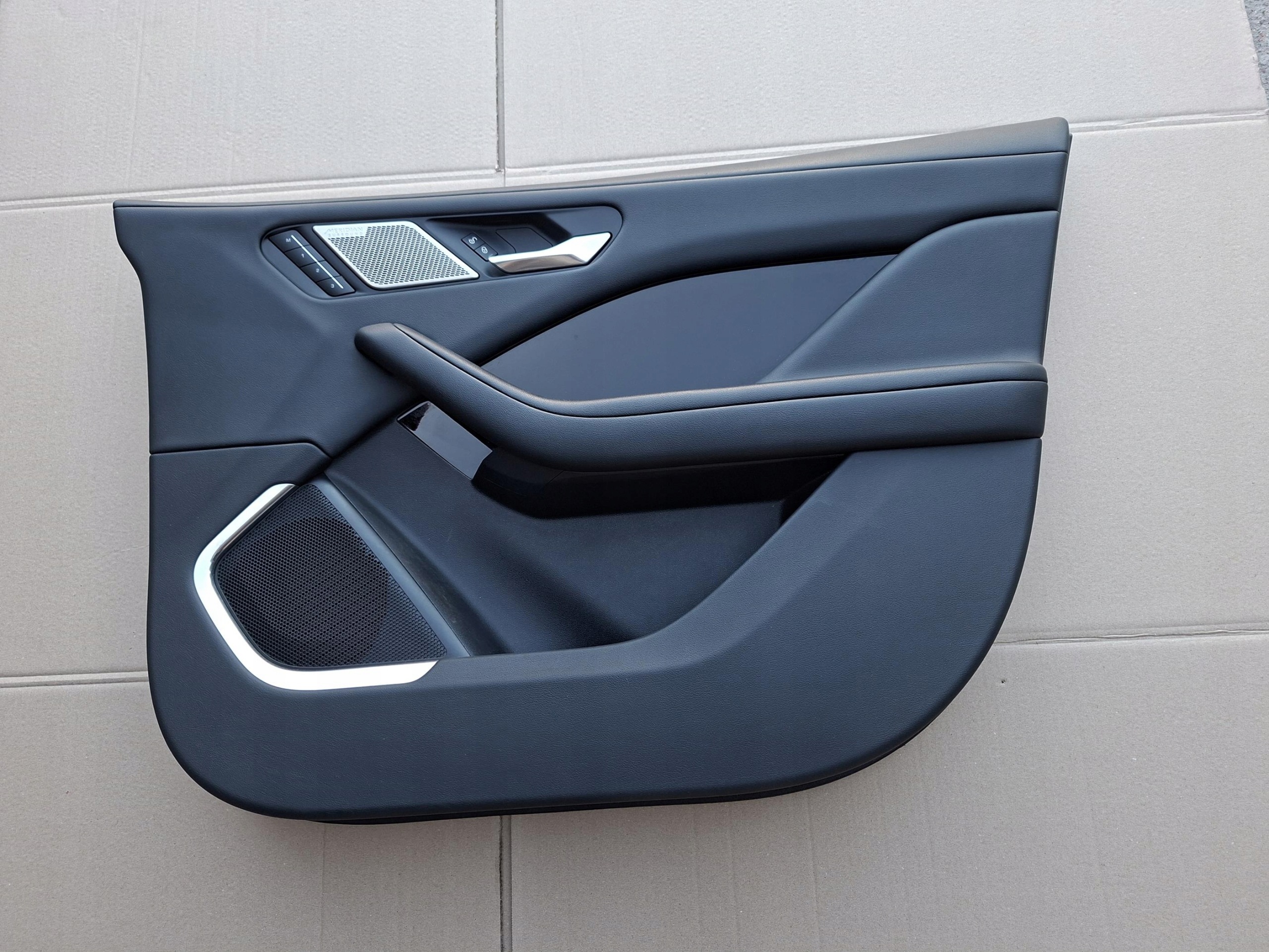 side door front front right upholstery JAGUAR and-PACE X590 EV400