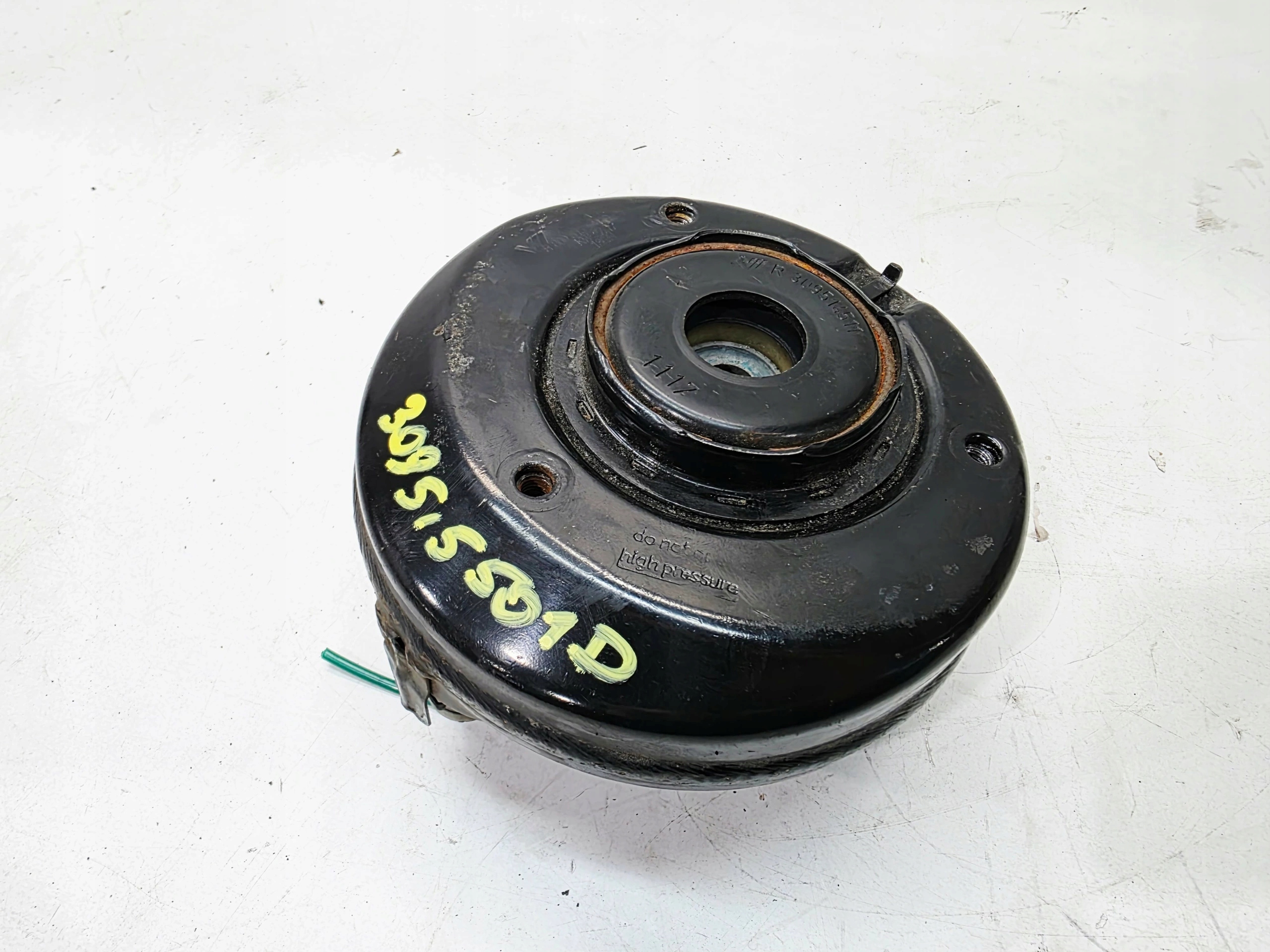 holder upper of a shock absorber right front AUDI Q5 FY 309515501D