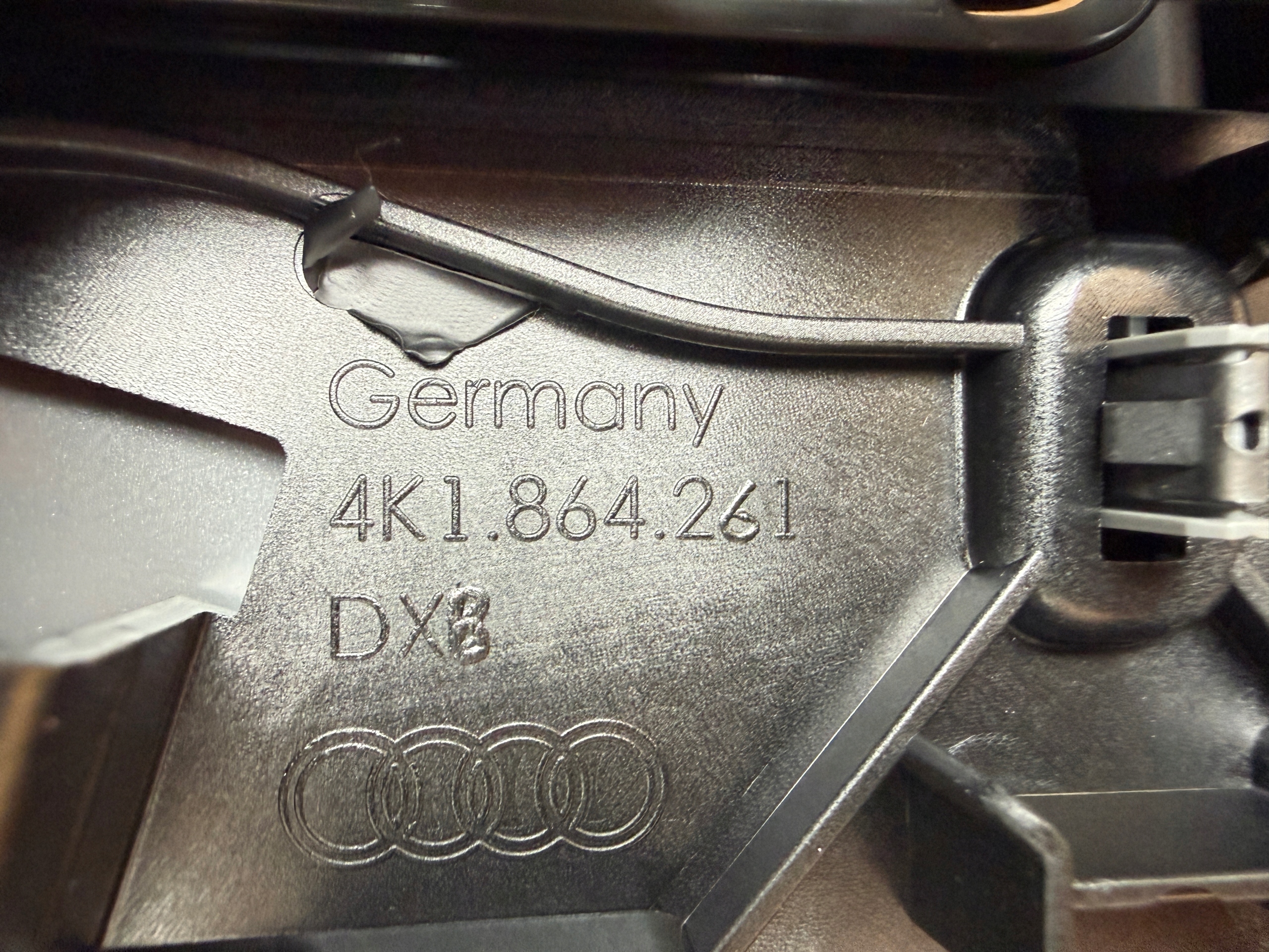 DEKOR consoles TUNELU AUDI A6 C8 4K1864261 original