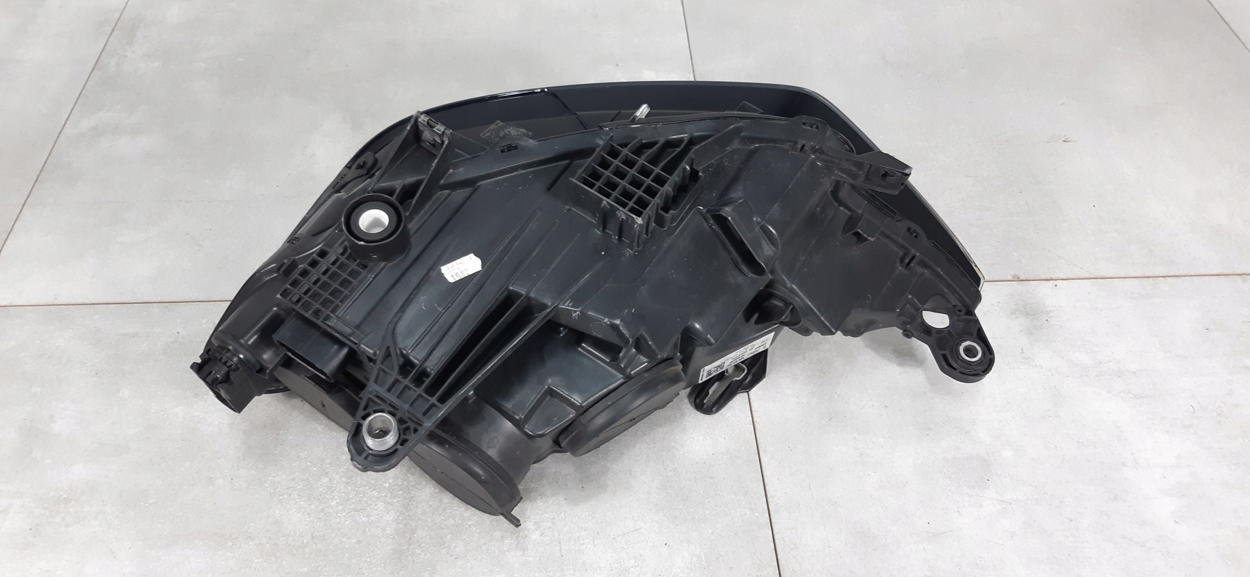 Audi A1 82A 18- фара правая галоген передняя 82A941004