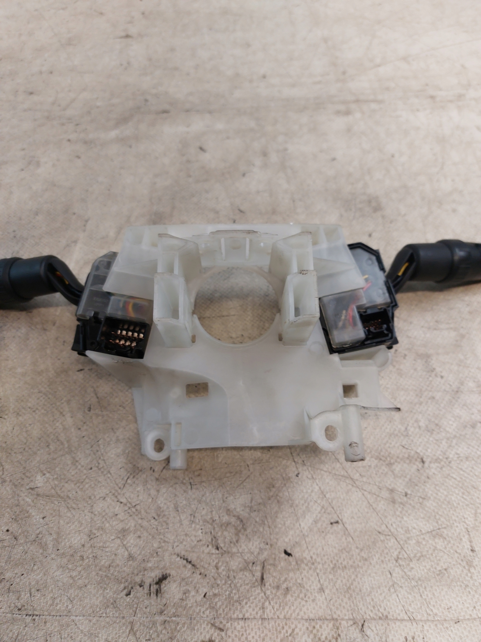 steering wheel levers and controls MAZDA 5