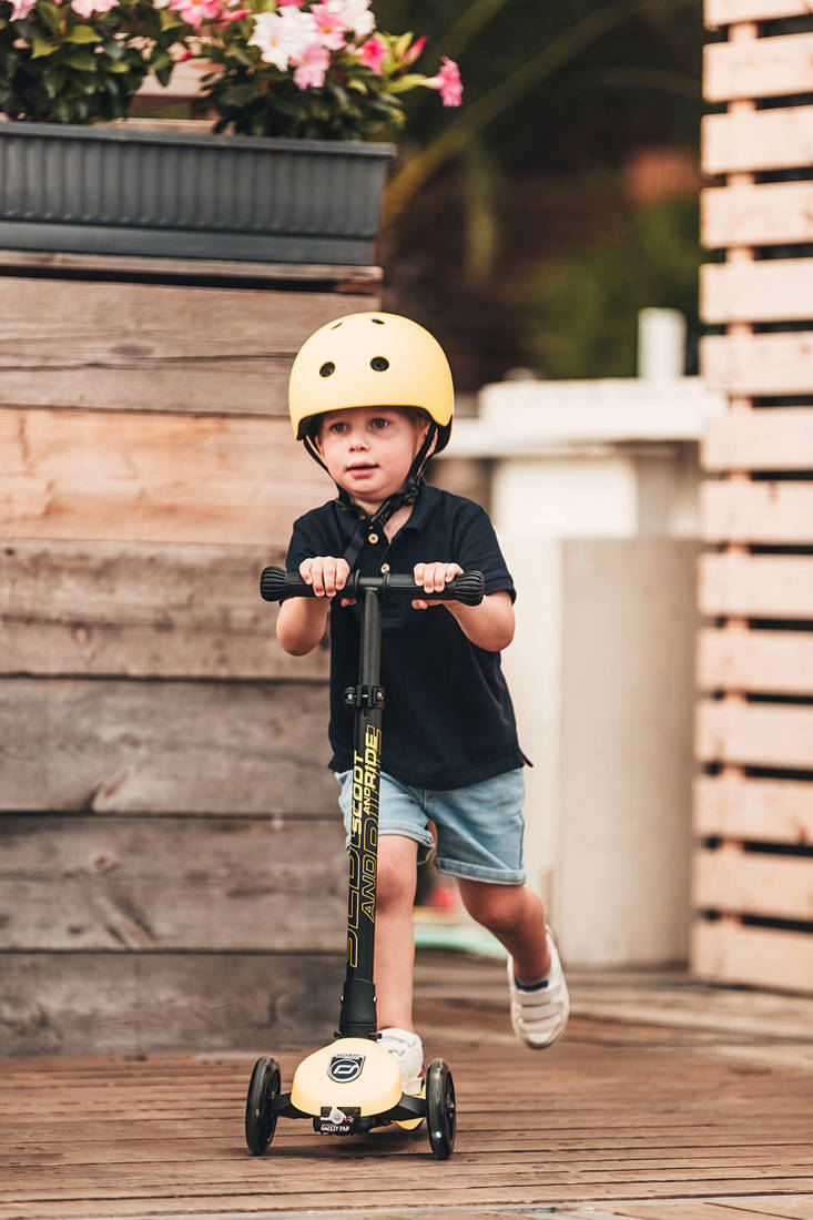 ZESTAW SCOOT AND RIDE LEMON HULAJNOGA Highwaykick 3 + KASK LED S-M 3L+ Koła Pompowane