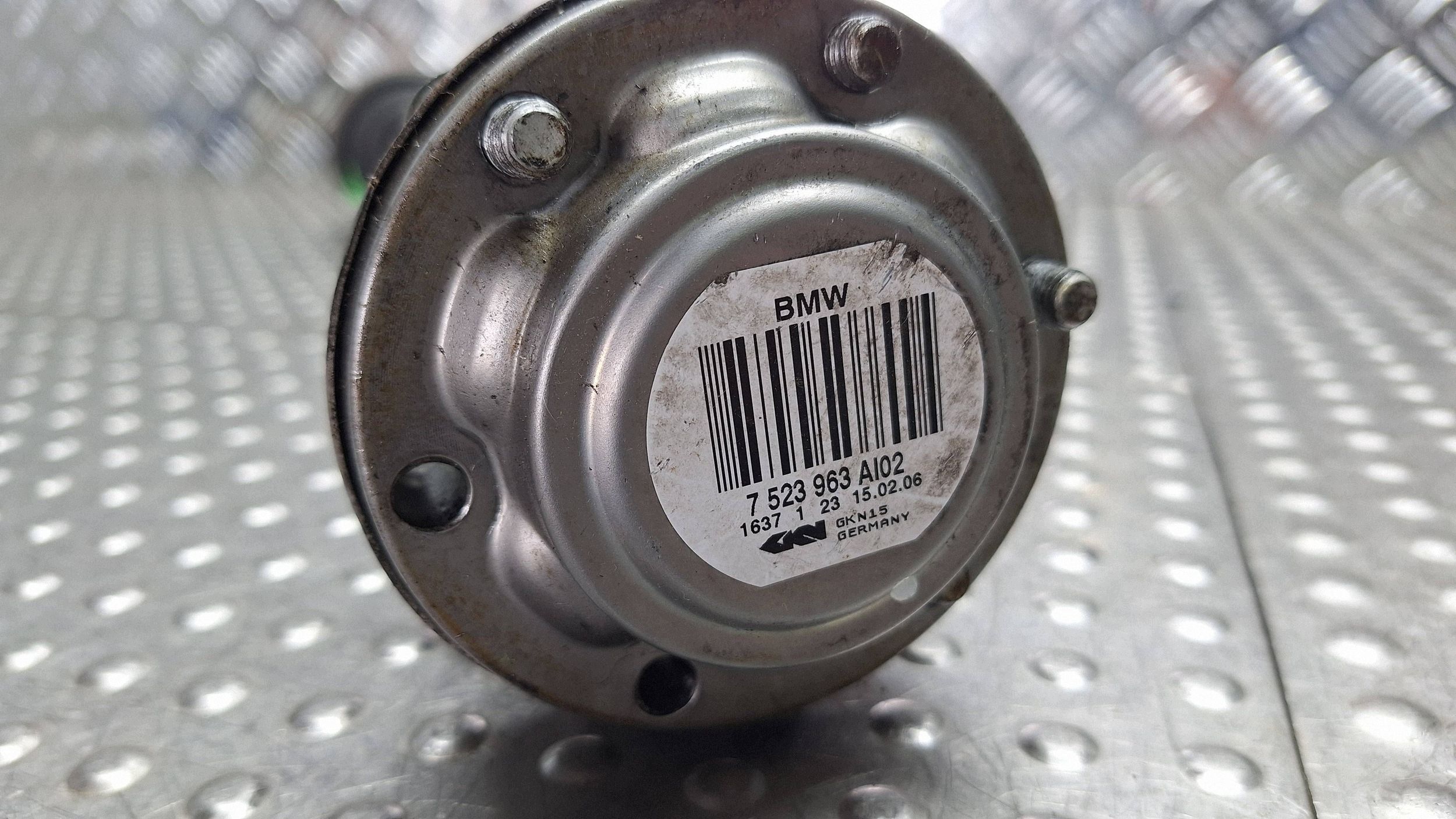 semi-axis left rear part 7523963 BMW E81 E87 E90 E91 E92 2.0 D