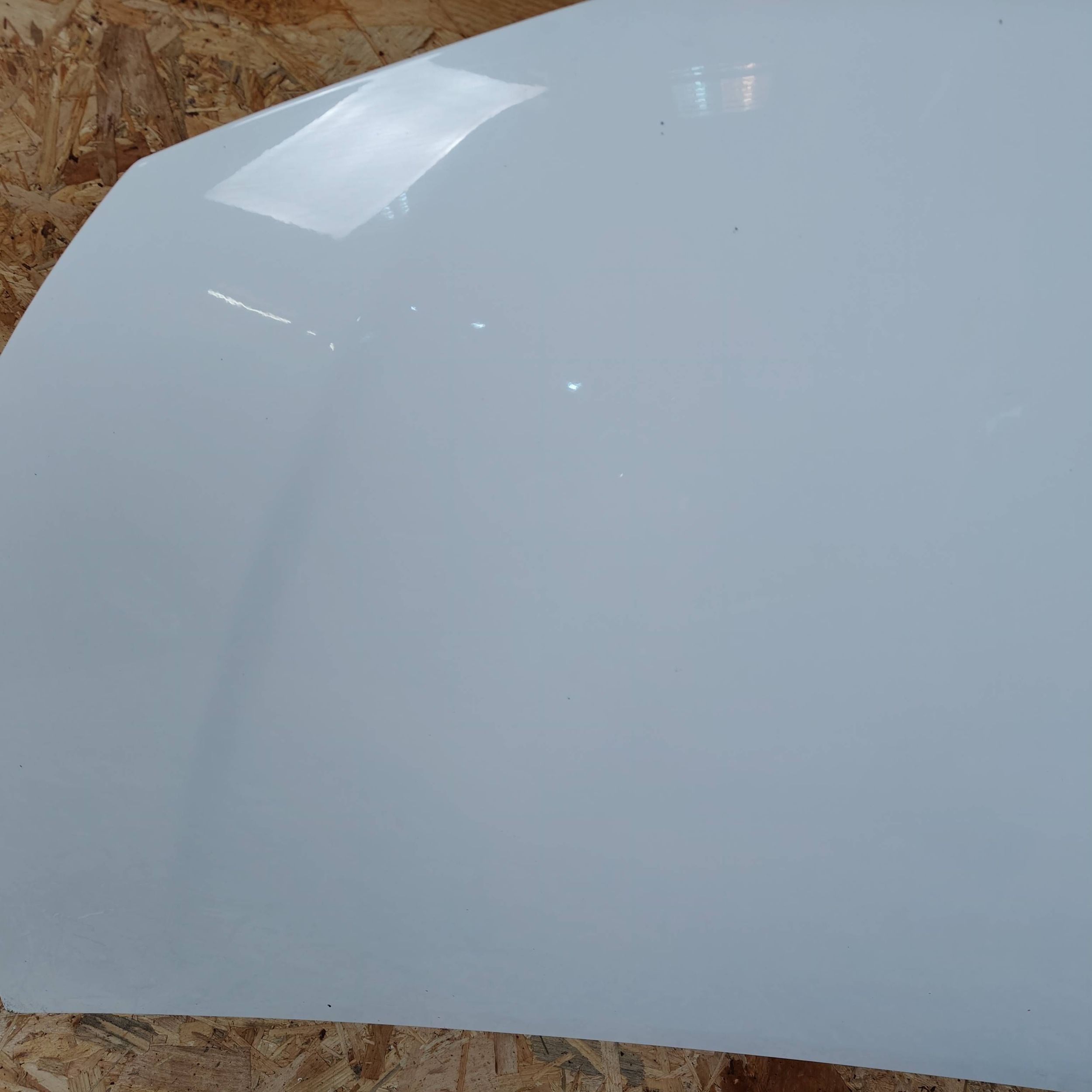 bonnet front Toyota Yaris III