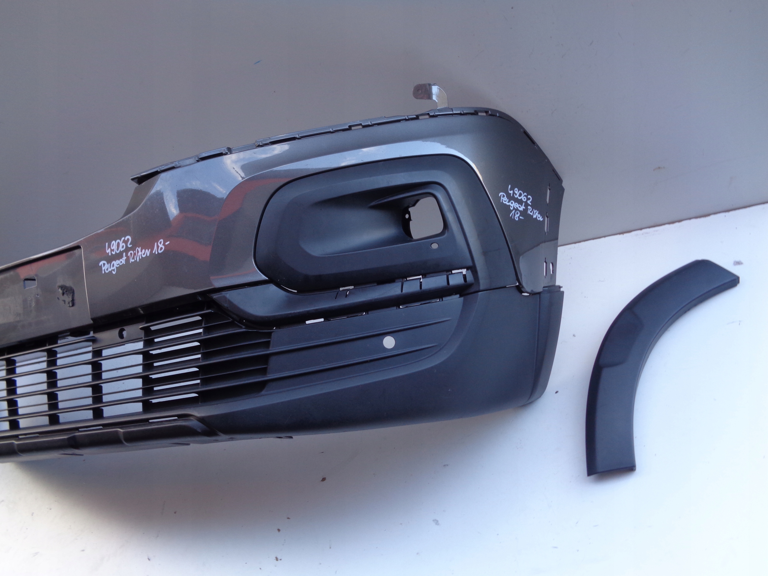 front bumper PEUGEOT RIFTER 18- NR 49062