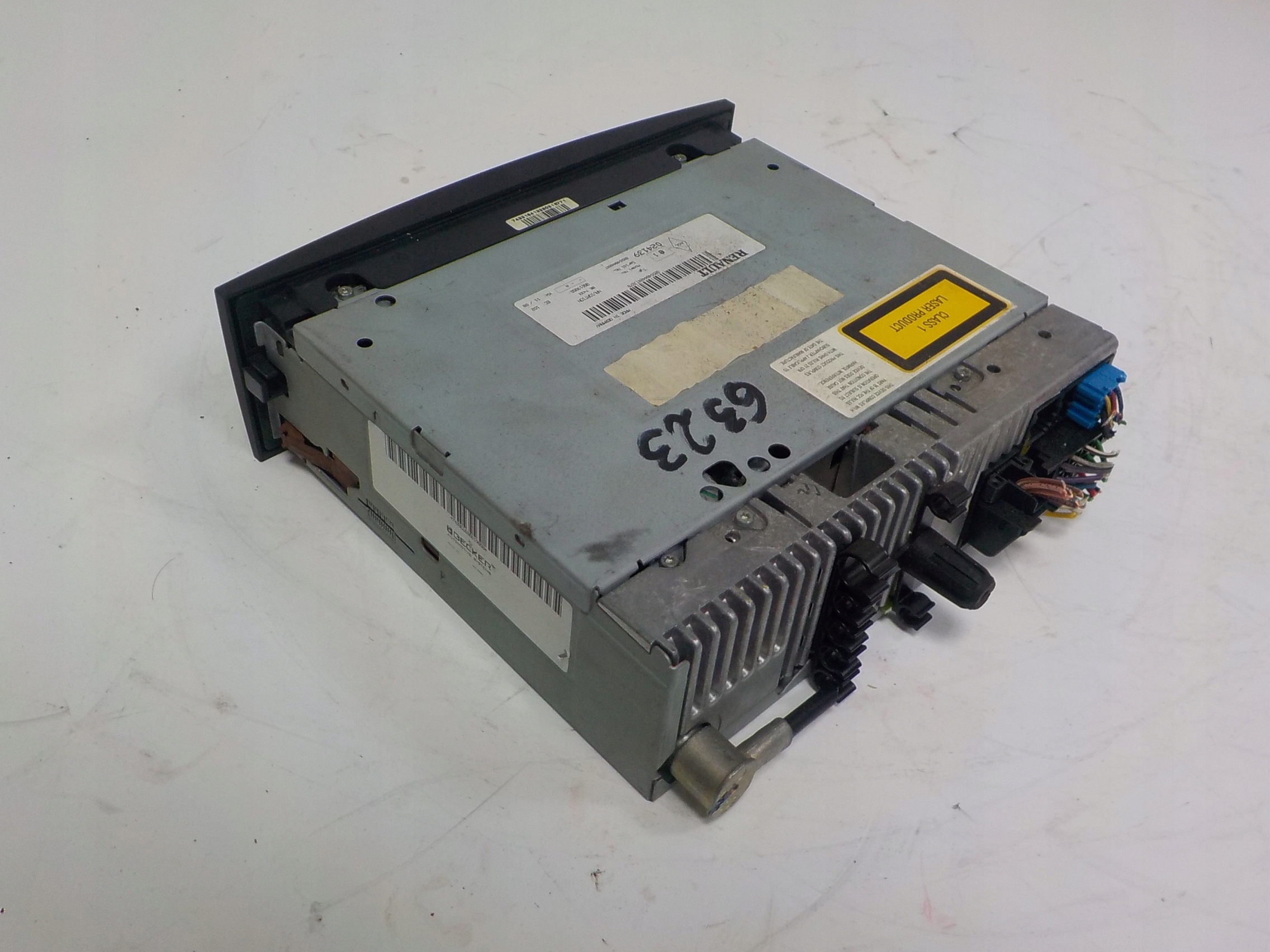 RENAULT MEGANE II RADIO navigation code 8200484424T