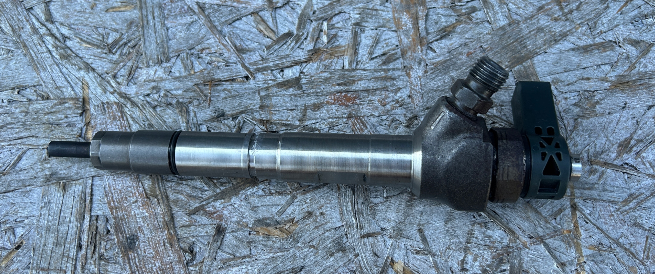 nozzle injector VW PASSAT B8 14- 2.0 TDI 04L130277AC