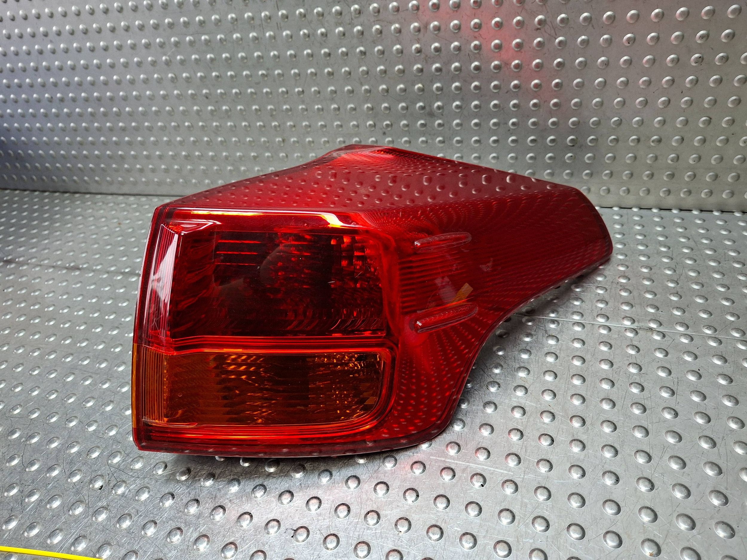 feu arrière droit TOYOTA RAV 4 12-15 EU
