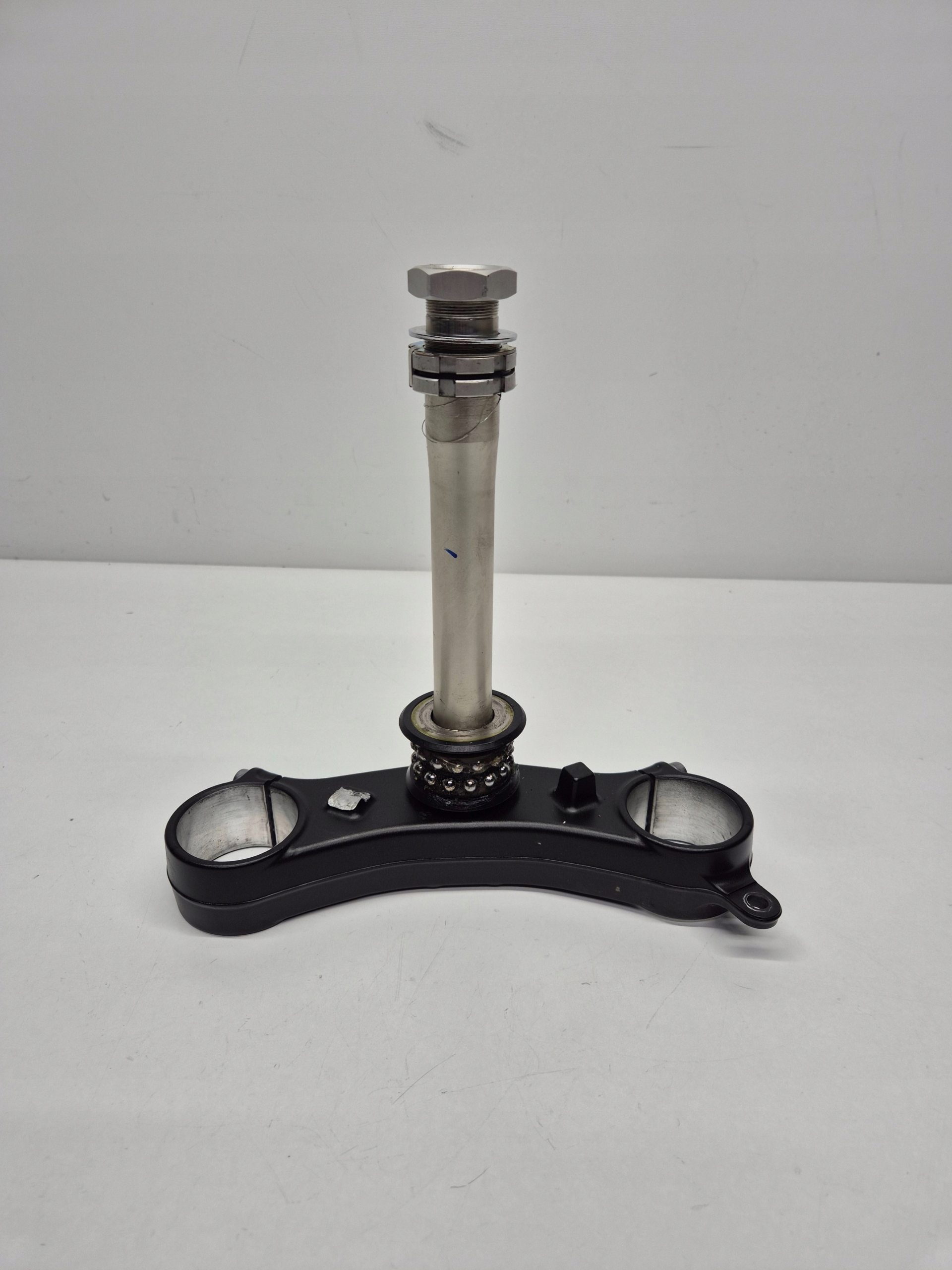 Yamaha MT 10 SP (24) DOLNA PÓŁKA ZAWIESZENIA