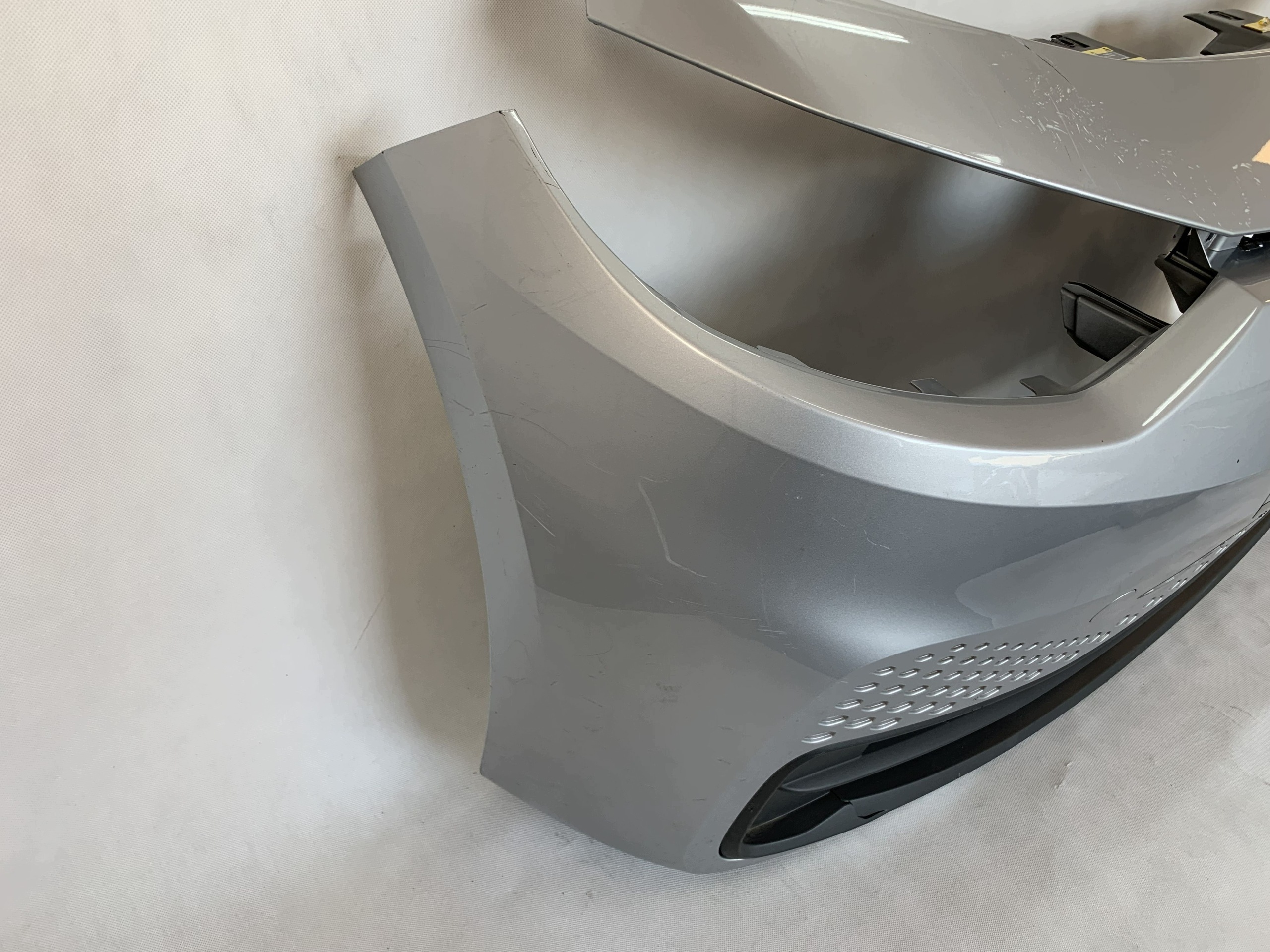 front bumper Volkswagen VW ID3 id.3 19r 2019 10A807221 05.26