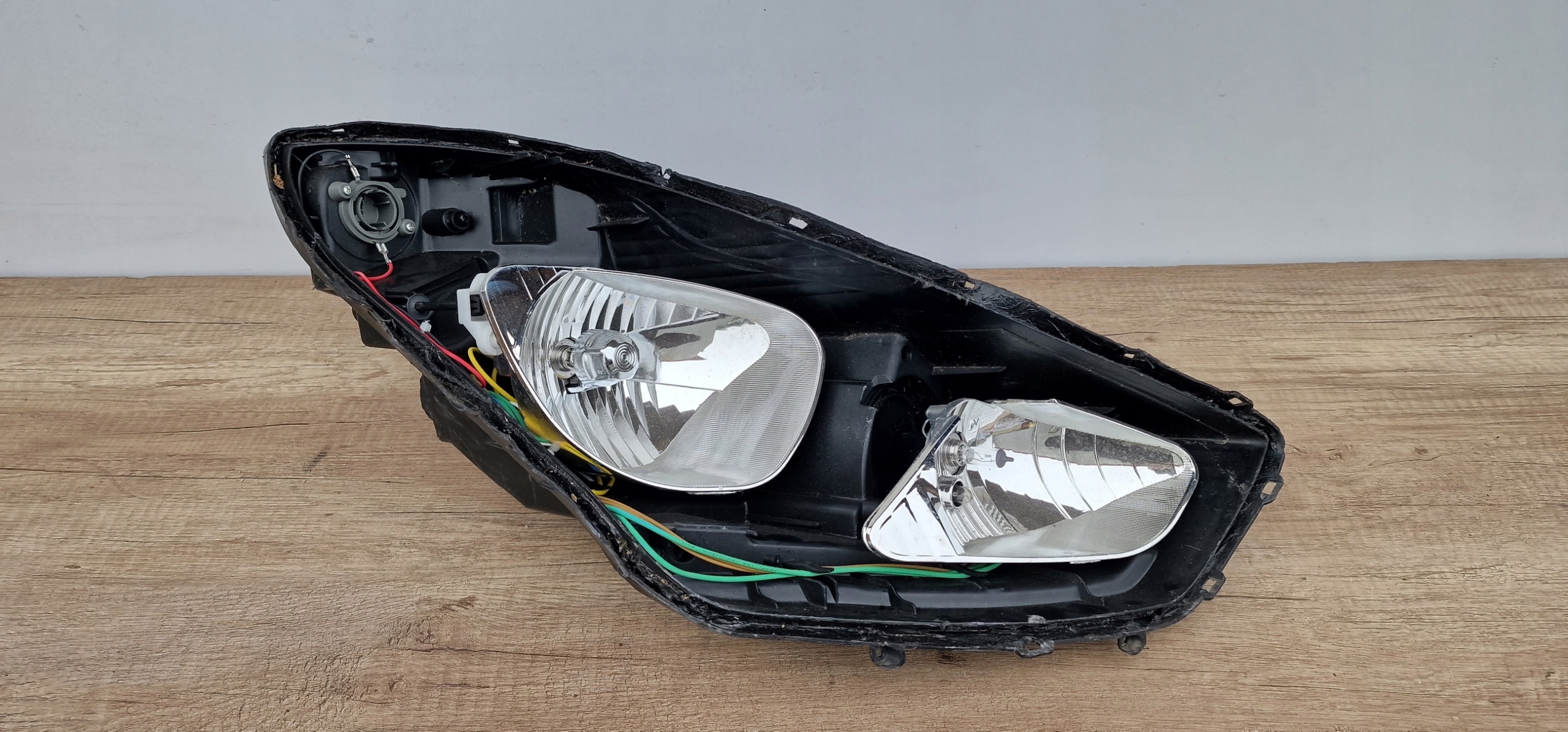 HYUNDAI Ix20 ПРАВА ФАРА ПЕРЕД ВСТАВКИ КОМПЛЕКТ МОНТАЖА