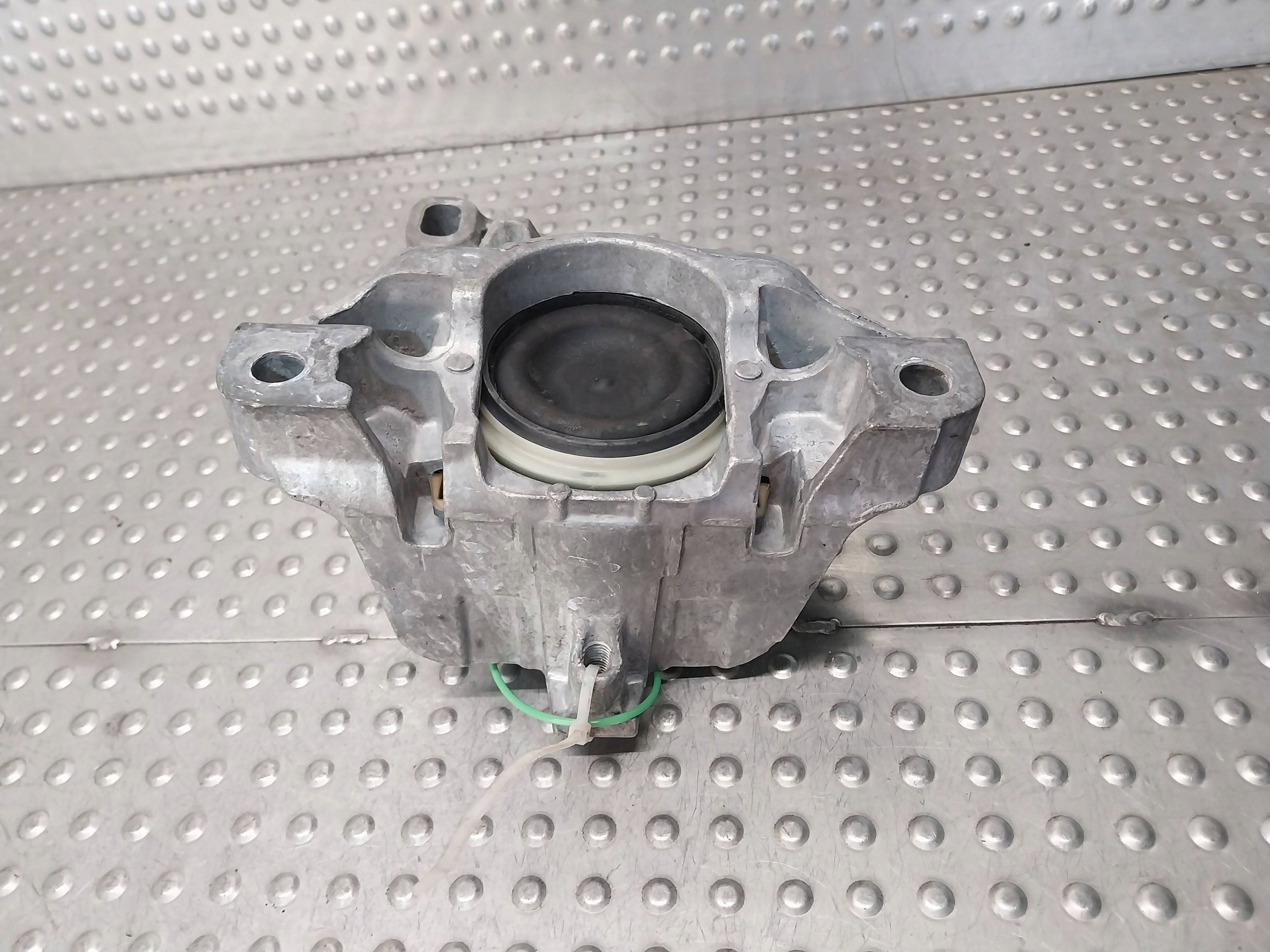 holder engine mount A2462400617 MERCEDES X156 W176 W246 2.0 CDI