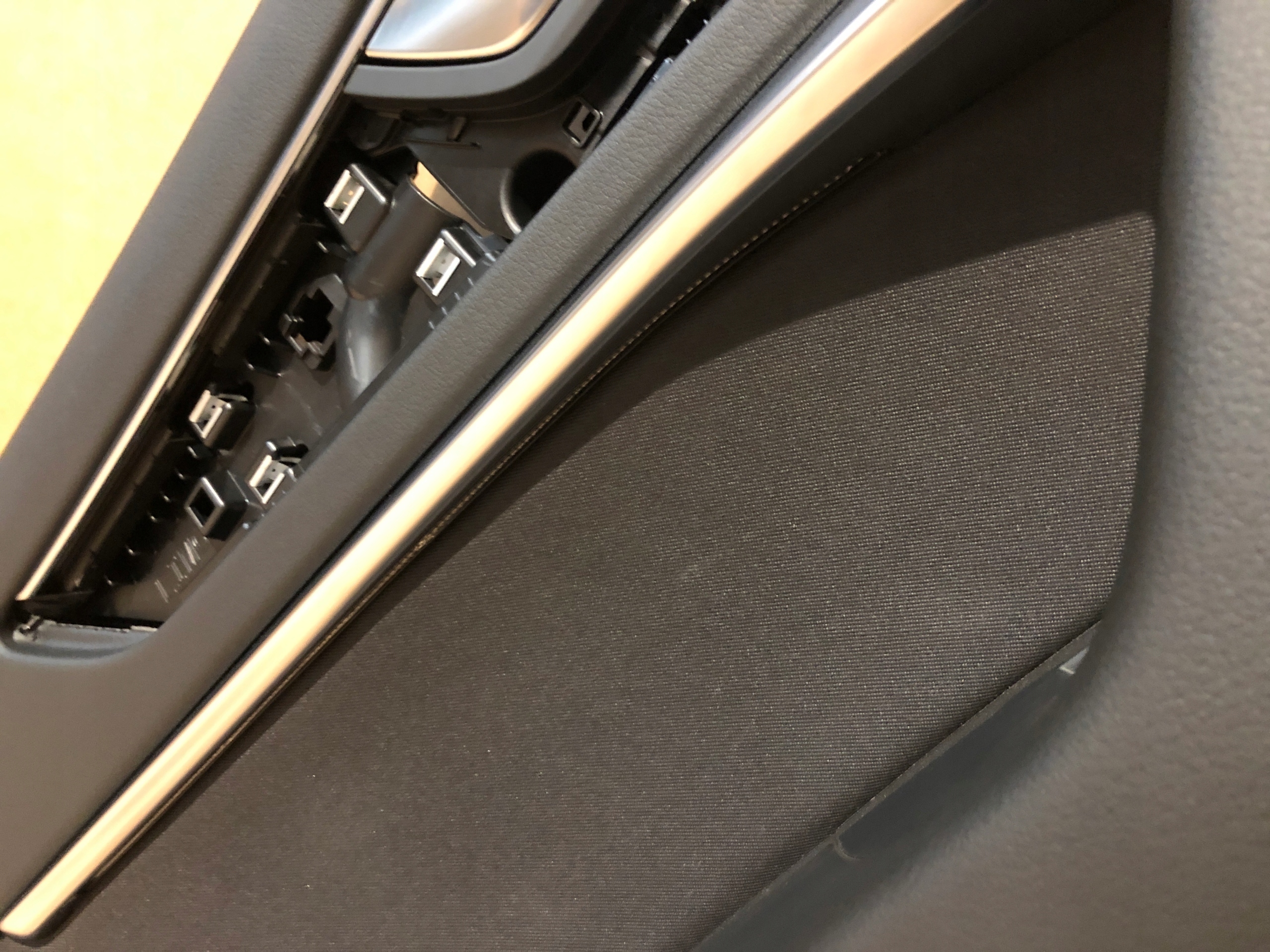 AUDI A6 4K C8 upholstery side left rear part