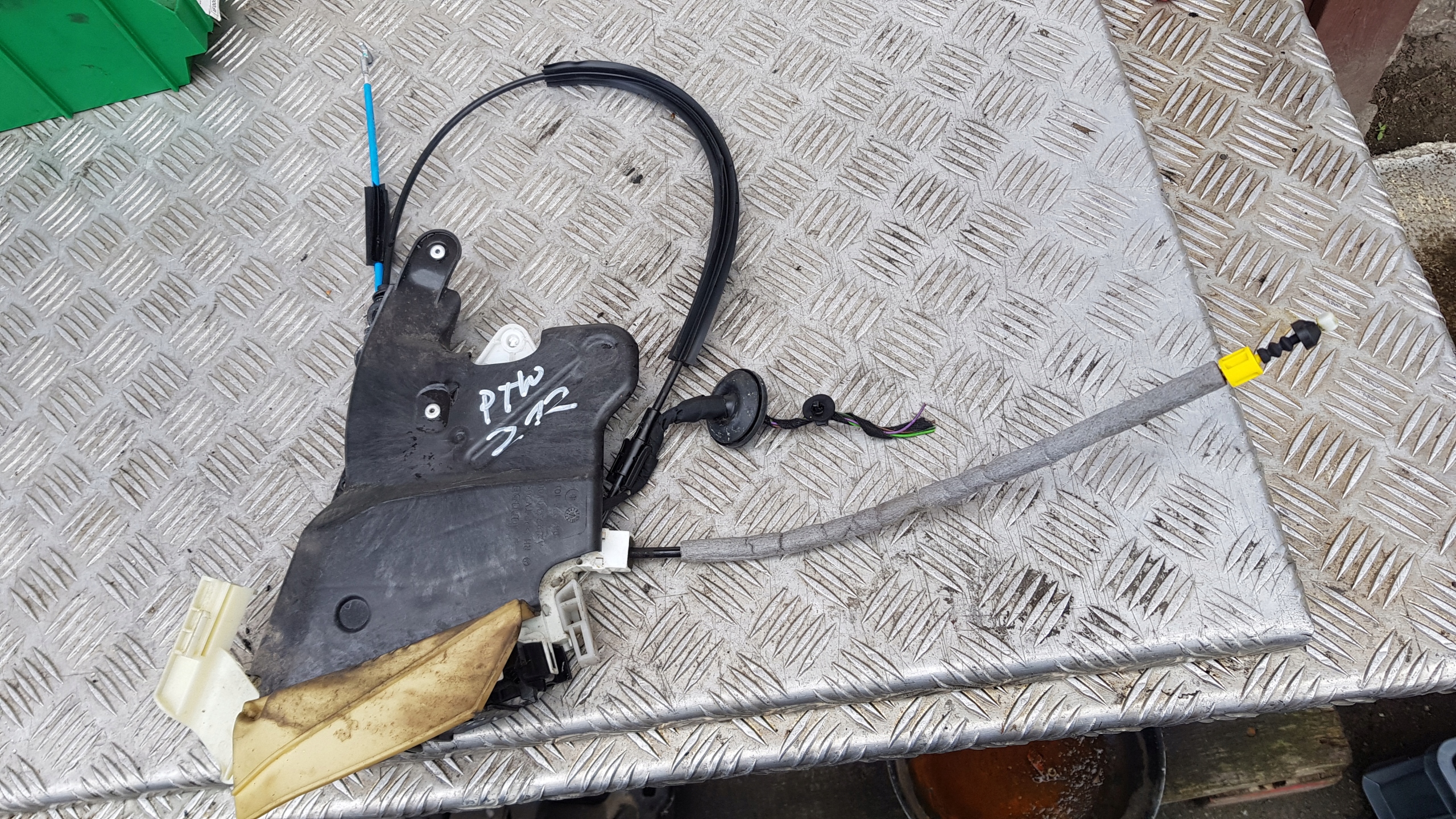 MERCEDES W212 lock ropes right rear part EU EUROPA