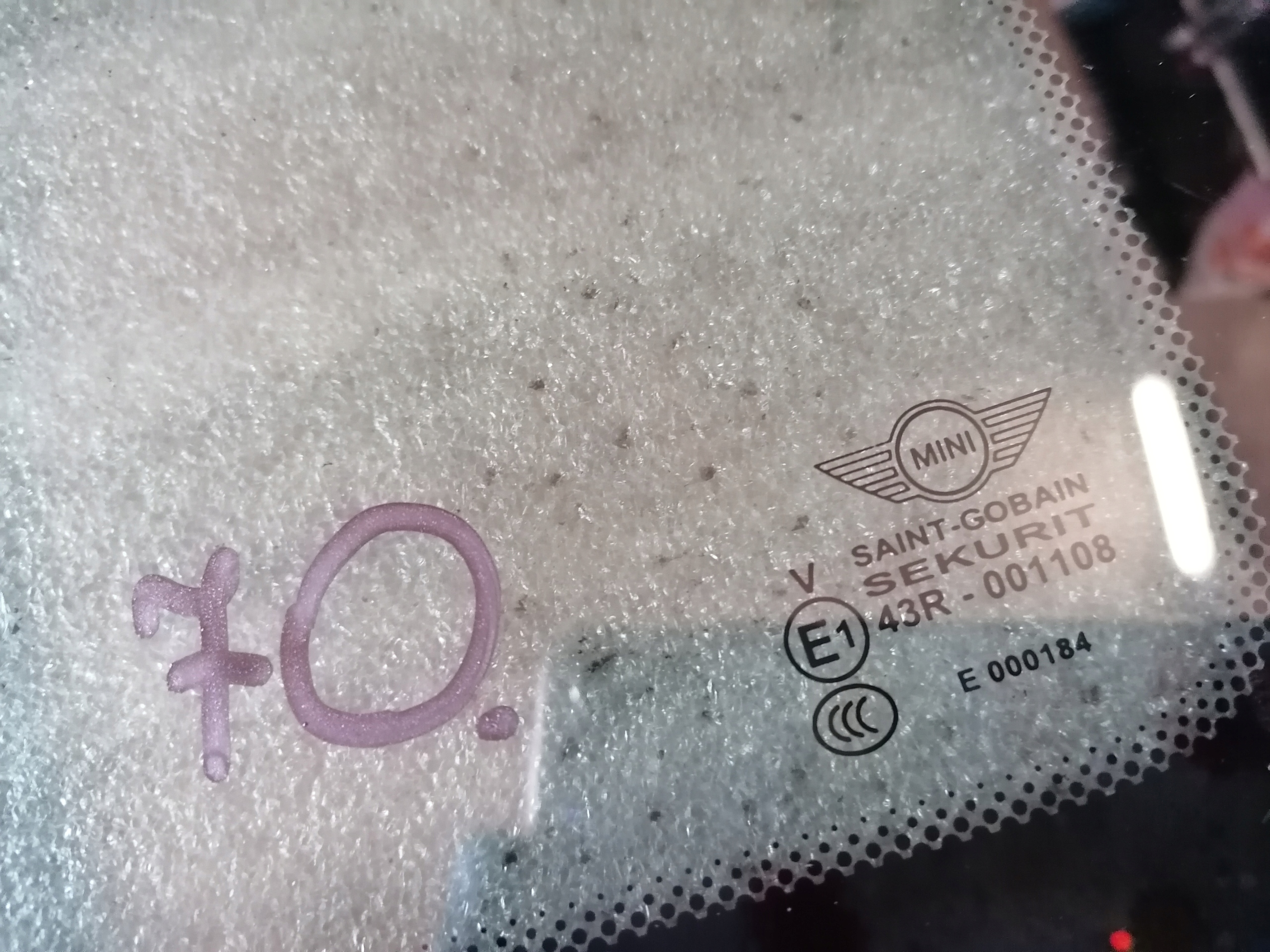 70 боковое стекло MINI R56